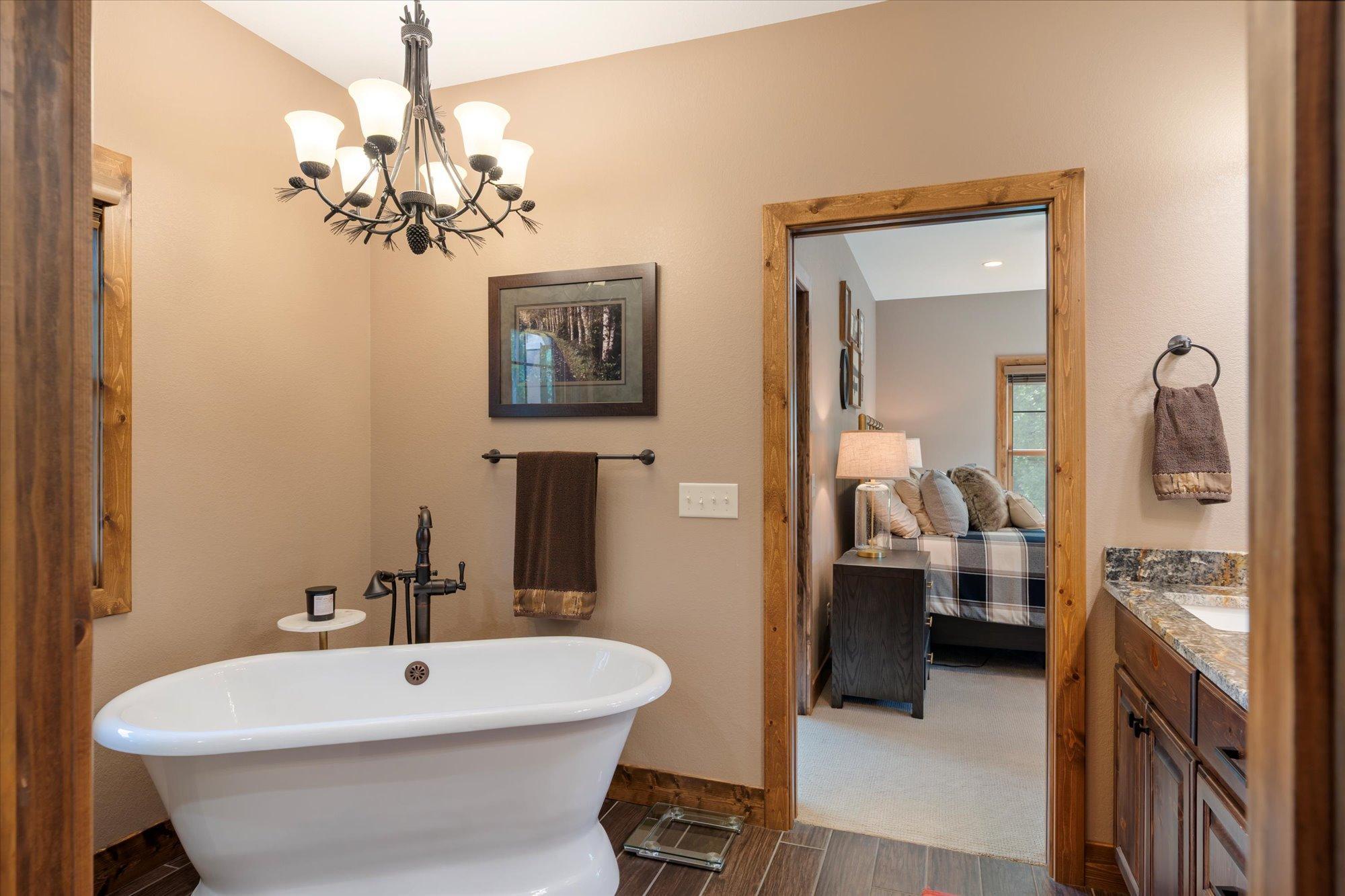 2018 single family home for sale at 38017 Donaldson Point in Pine River, MN — 5 bed, 5 bath (photo 27 of 55)