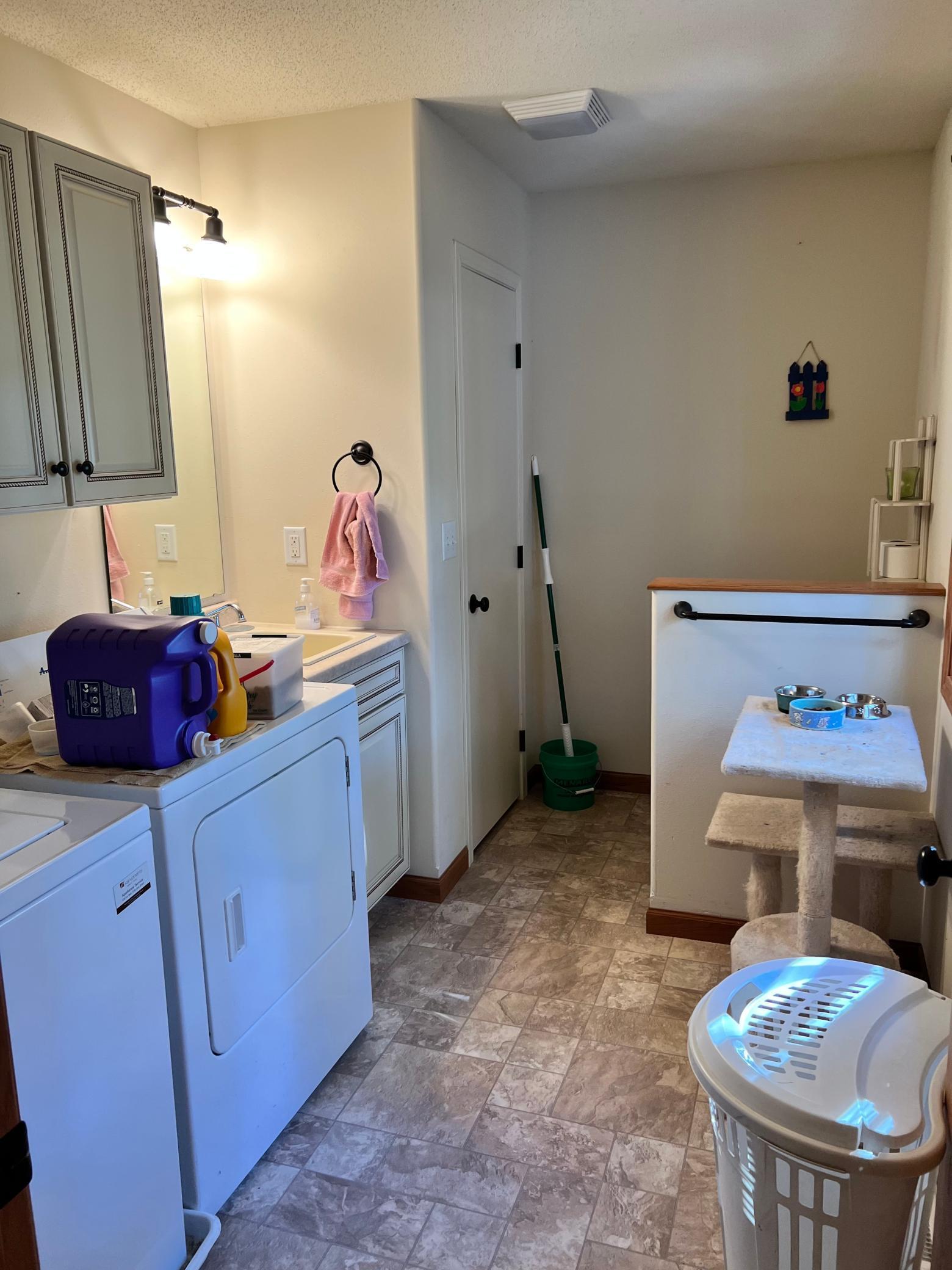 2012 single family home for sale at 208 Hilltop Road in Ottertail, MN — 3 bed, 3 bath (photo 21 of 57)
