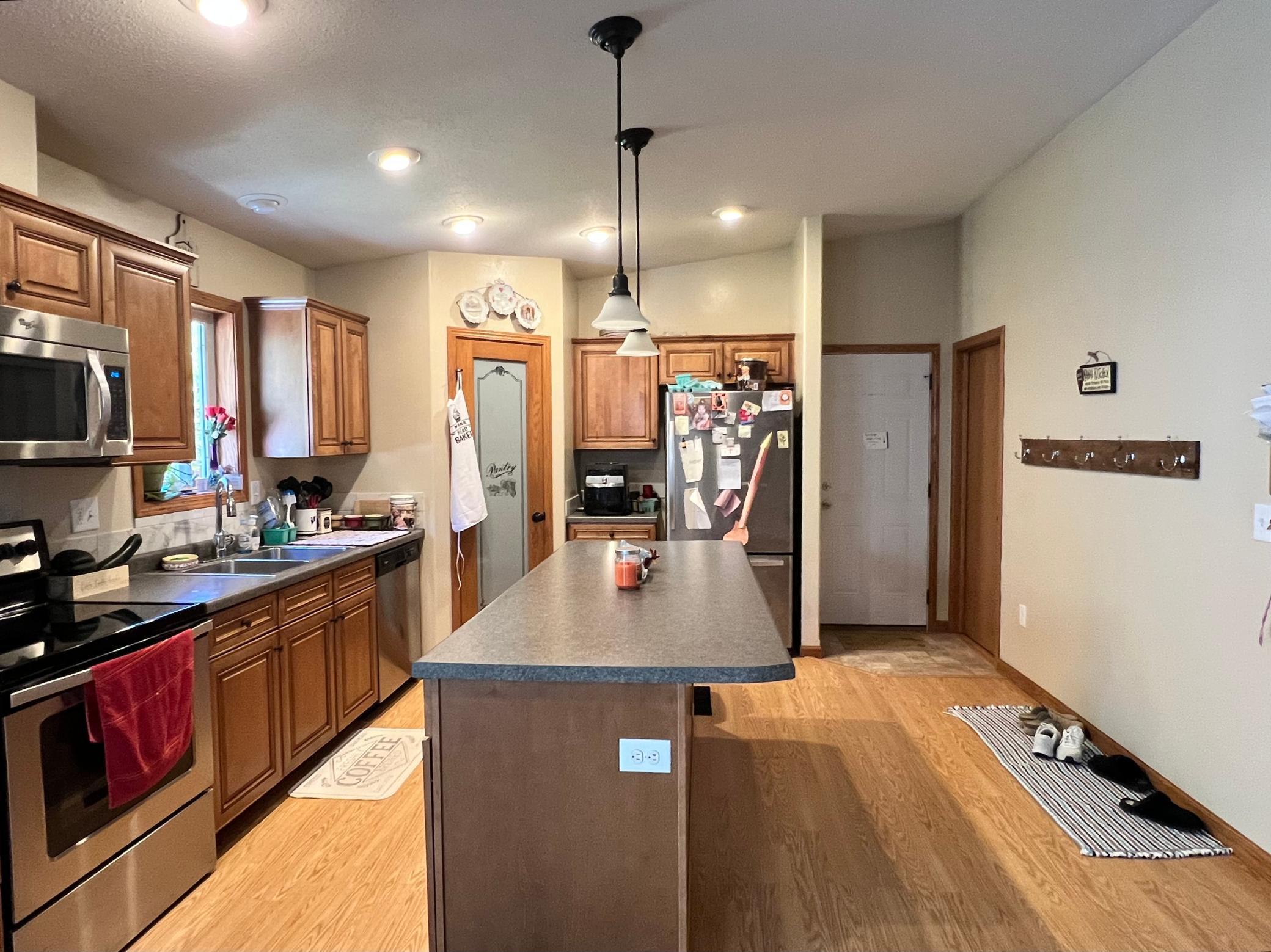 2012 single family home for sale at 208 Hilltop Road in Ottertail, MN — 3 bed, 3 bath (photo 6 of 57)