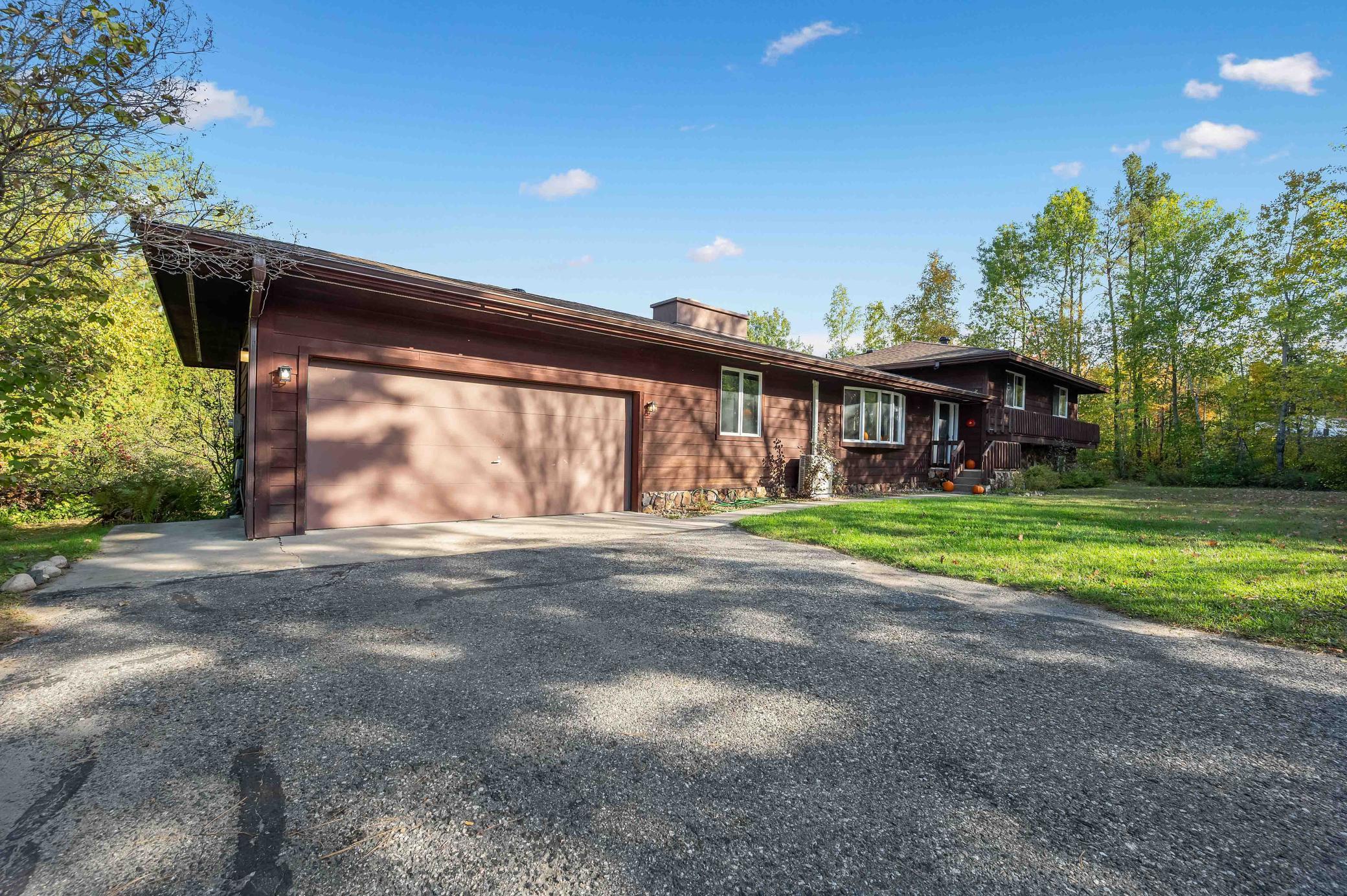1977 single family home for sale at 1005 Horseshoe Lake Road in Grand Rapids, MN — 6 bed, 4 bath (photo 2 of 60)