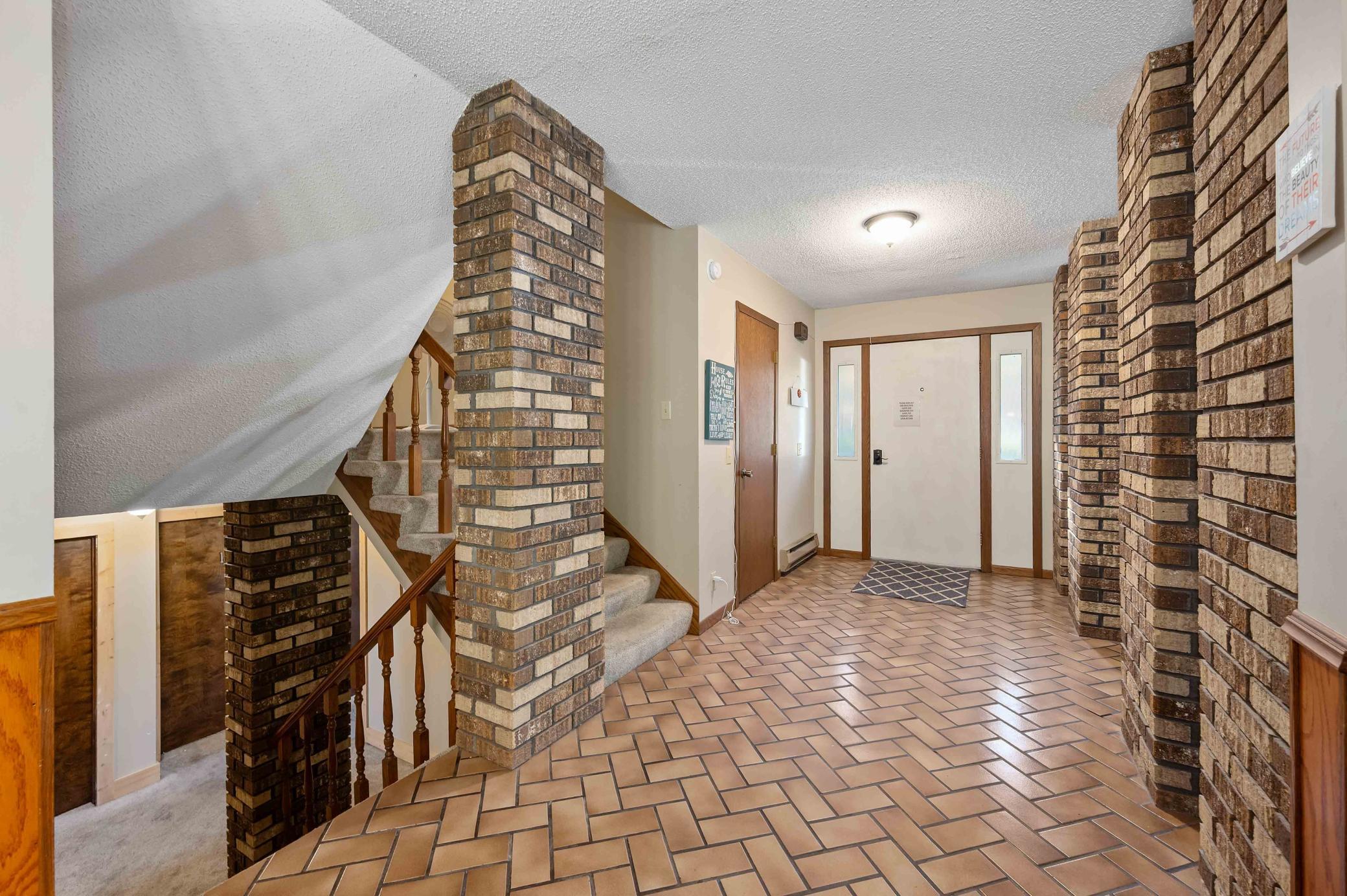 1977 single family home for sale at 1005 Horseshoe Lake Road in Grand Rapids, MN — 6 bed, 4 bath (photo 12 of 60)