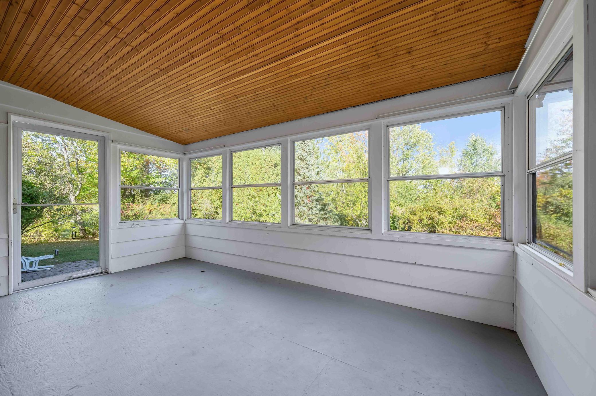 1977 single family home for sale at 1005 Horseshoe Lake Road in Grand Rapids, MN — 6 bed, 4 bath (photo 15 of 60)