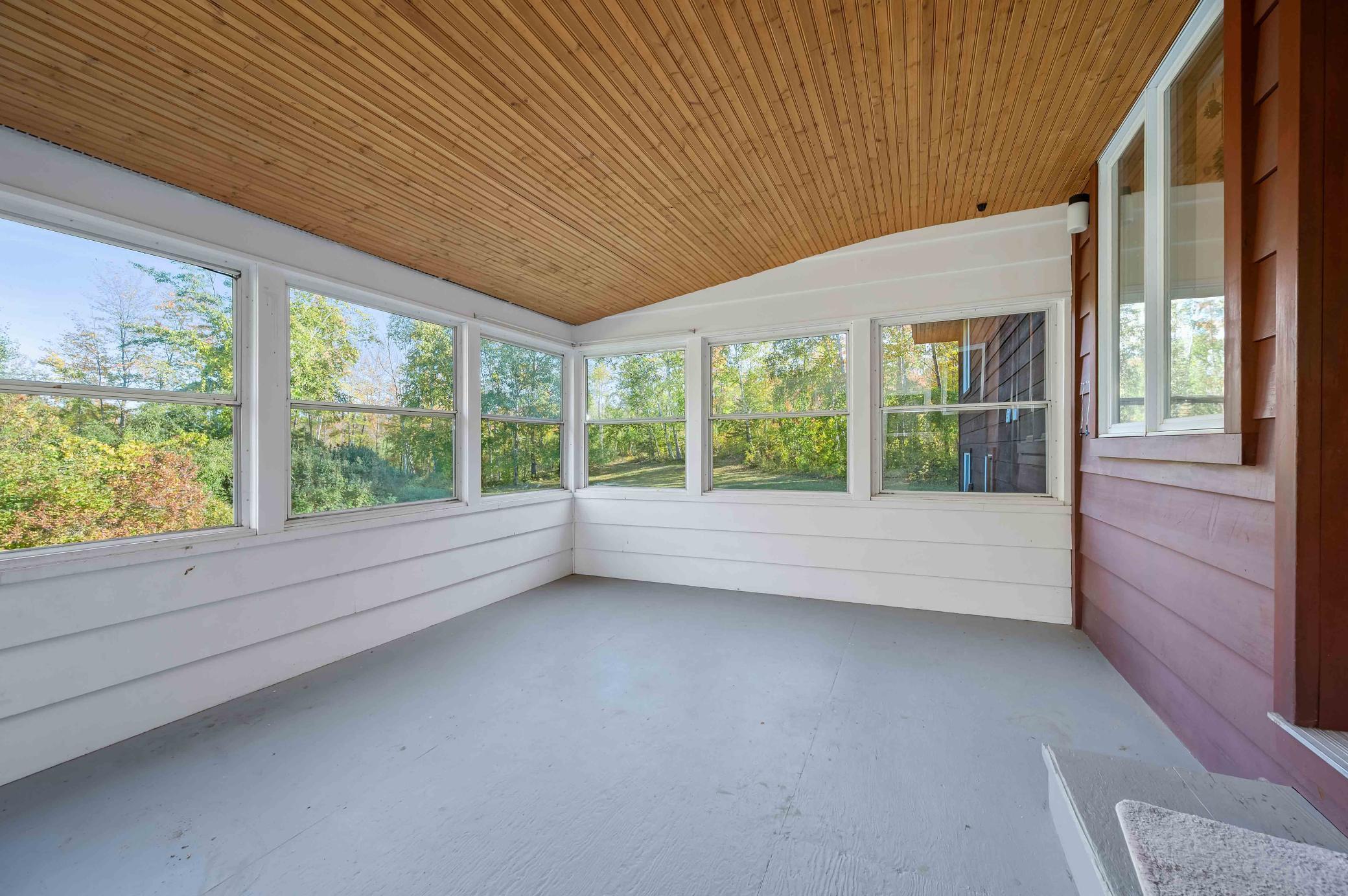 1977 single family home for sale at 1005 Horseshoe Lake Road in Grand Rapids, MN — 6 bed, 4 bath (photo 16 of 60)