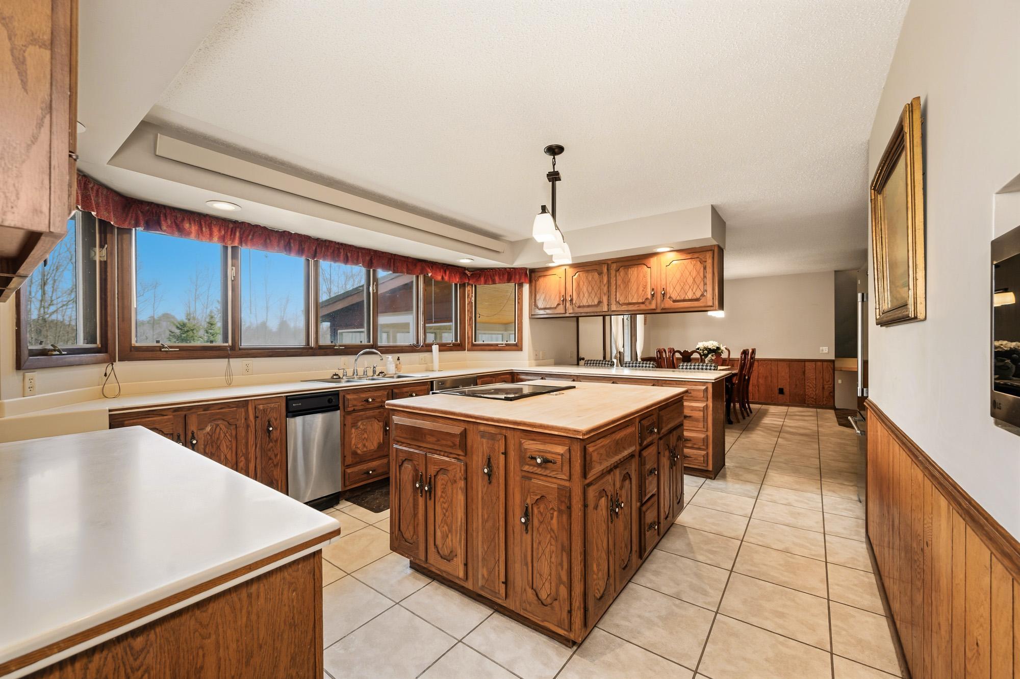 1977 single family home for sale at 1005 Horseshoe Lake Road in Grand Rapids, MN — 6 bed, 4 bath (photo 19 of 60)