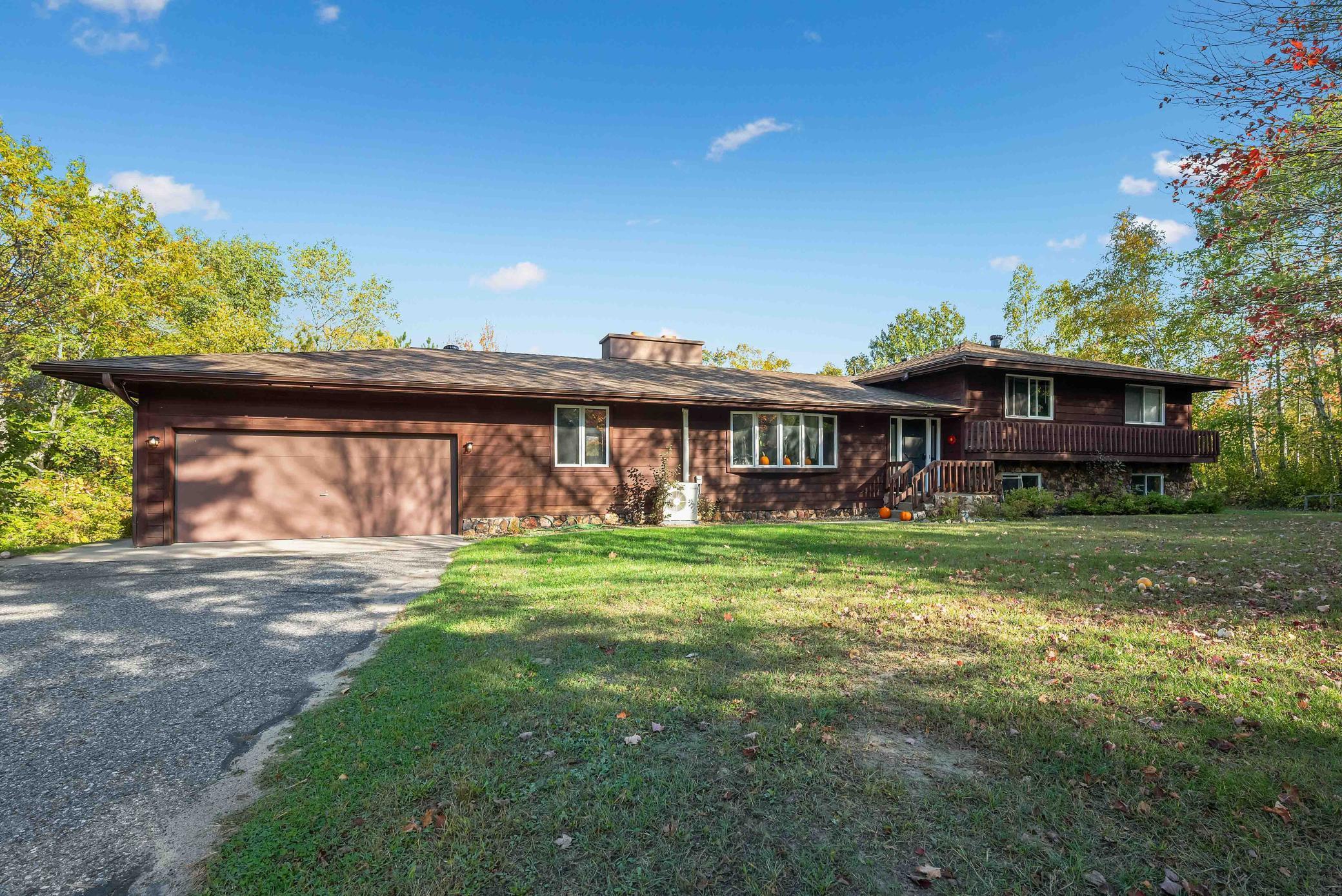1977 single family home for sale at 1005 Horseshoe Lake Road in Grand Rapids, MN — 6 bed, 4 bath (photo 3 of 60)
