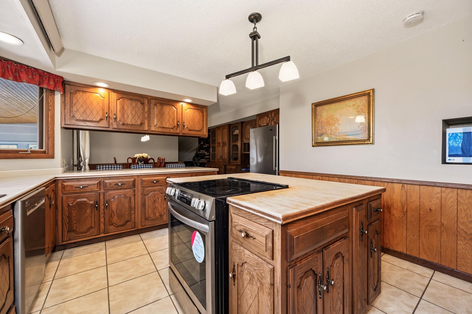 1977 single family home for sale at 1005 Horseshoe Lake Road in Grand Rapids, MN — 6 bed, 4 bath (photo 22 of 60)