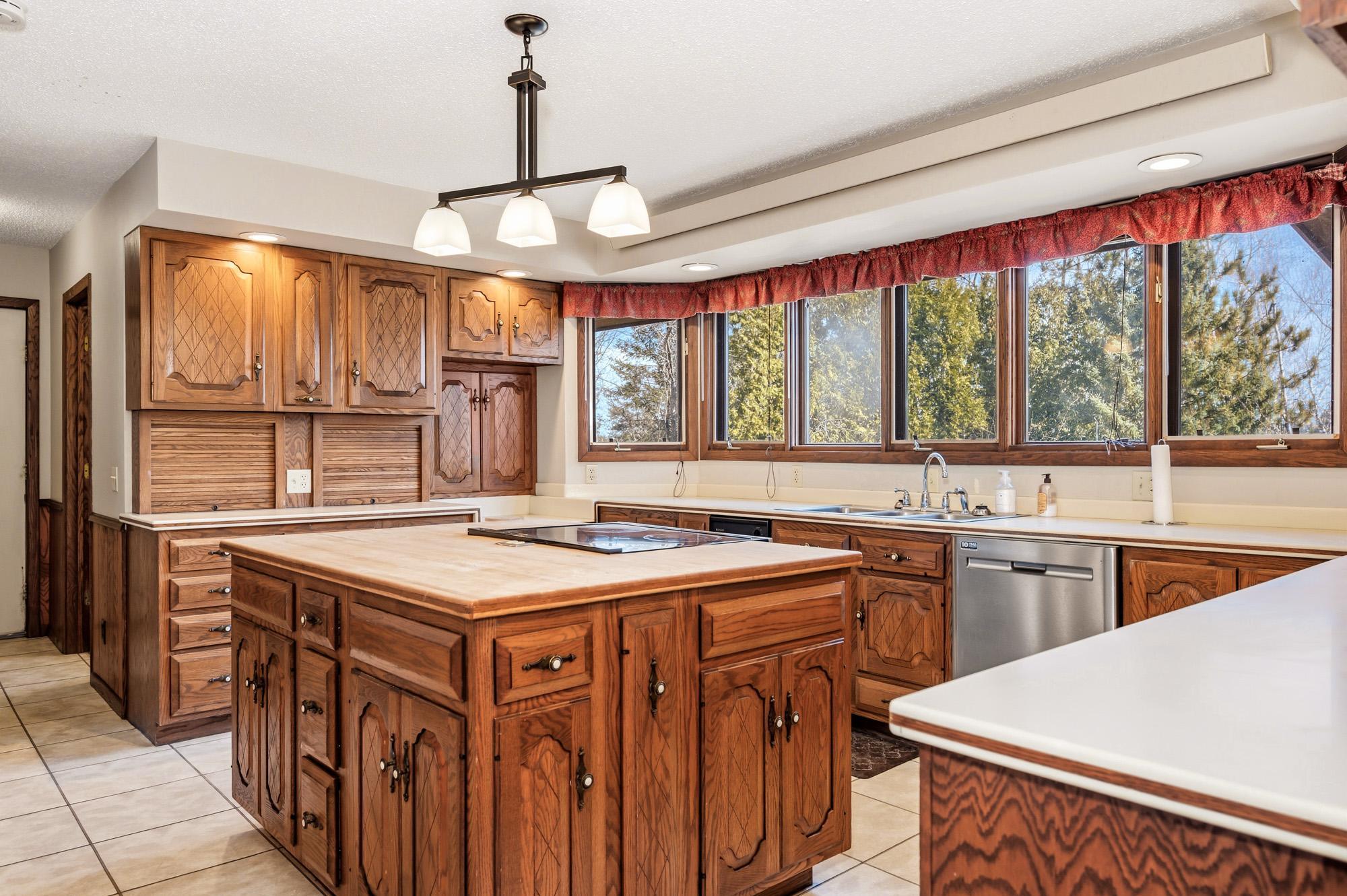 1977 single family home for sale at 1005 Horseshoe Lake Road in Grand Rapids, MN — 6 bed, 4 bath (photo 36 of 60)