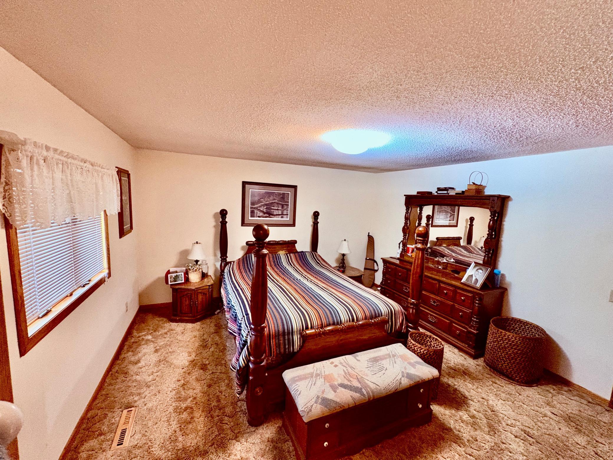 1974 single family home for sale at 1401 State Highway 11 SW in Baudette, MN — 4 bed, 3 bath (photo 34 of 50)