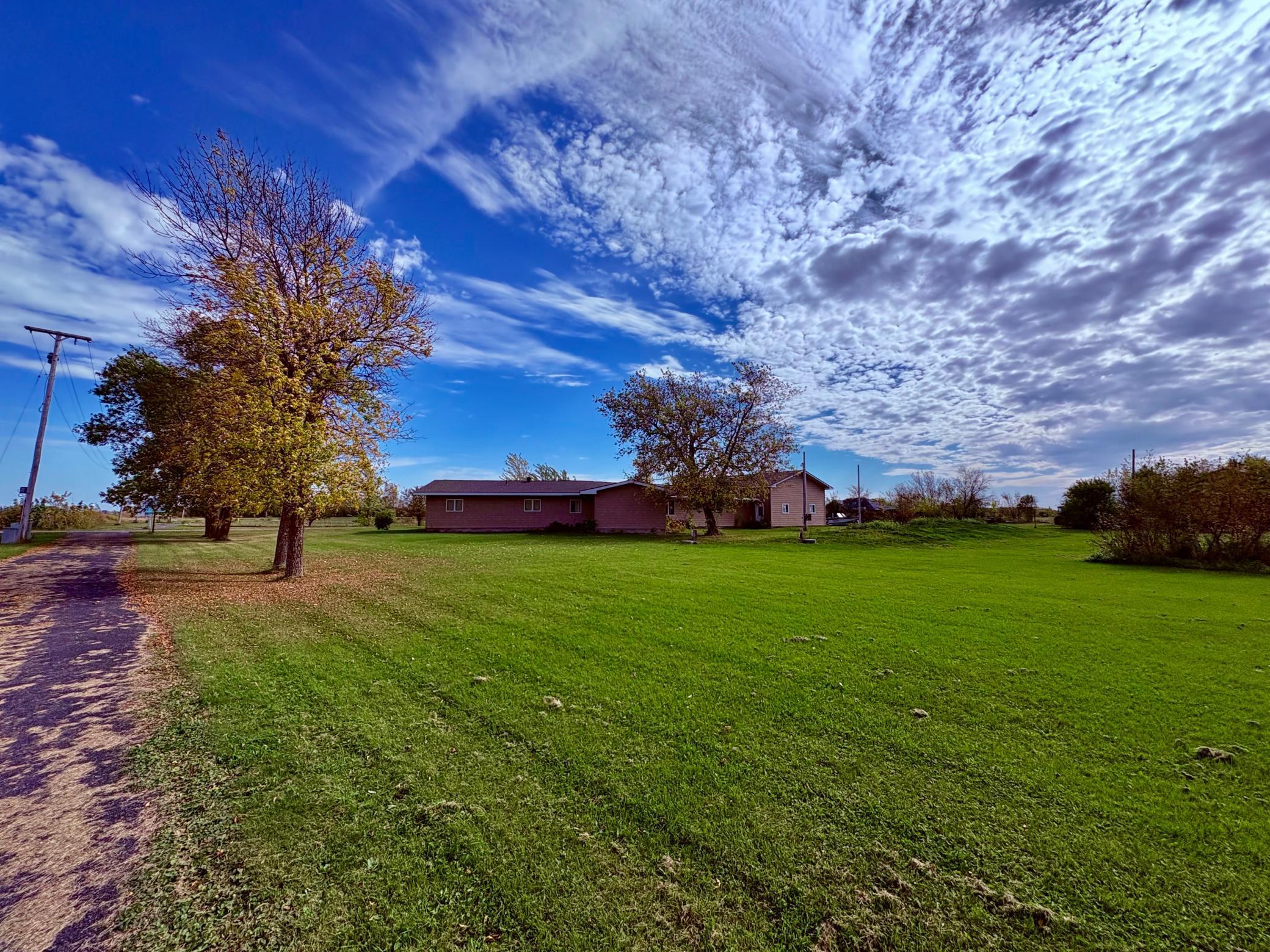 1974 single family home for sale at 1401 State Highway 11 SW in Baudette, MN — 4 bed, 3 bath (photo 8 of 50)
