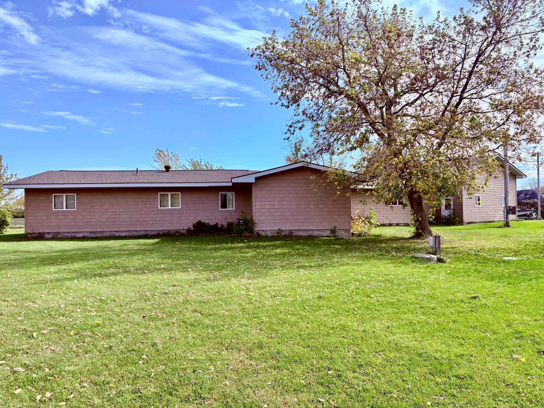 1974 single family home for sale at 1401 State Highway 11 SW in Baudette, MN — 4 bed, 3 bath (photo 9 of 50)