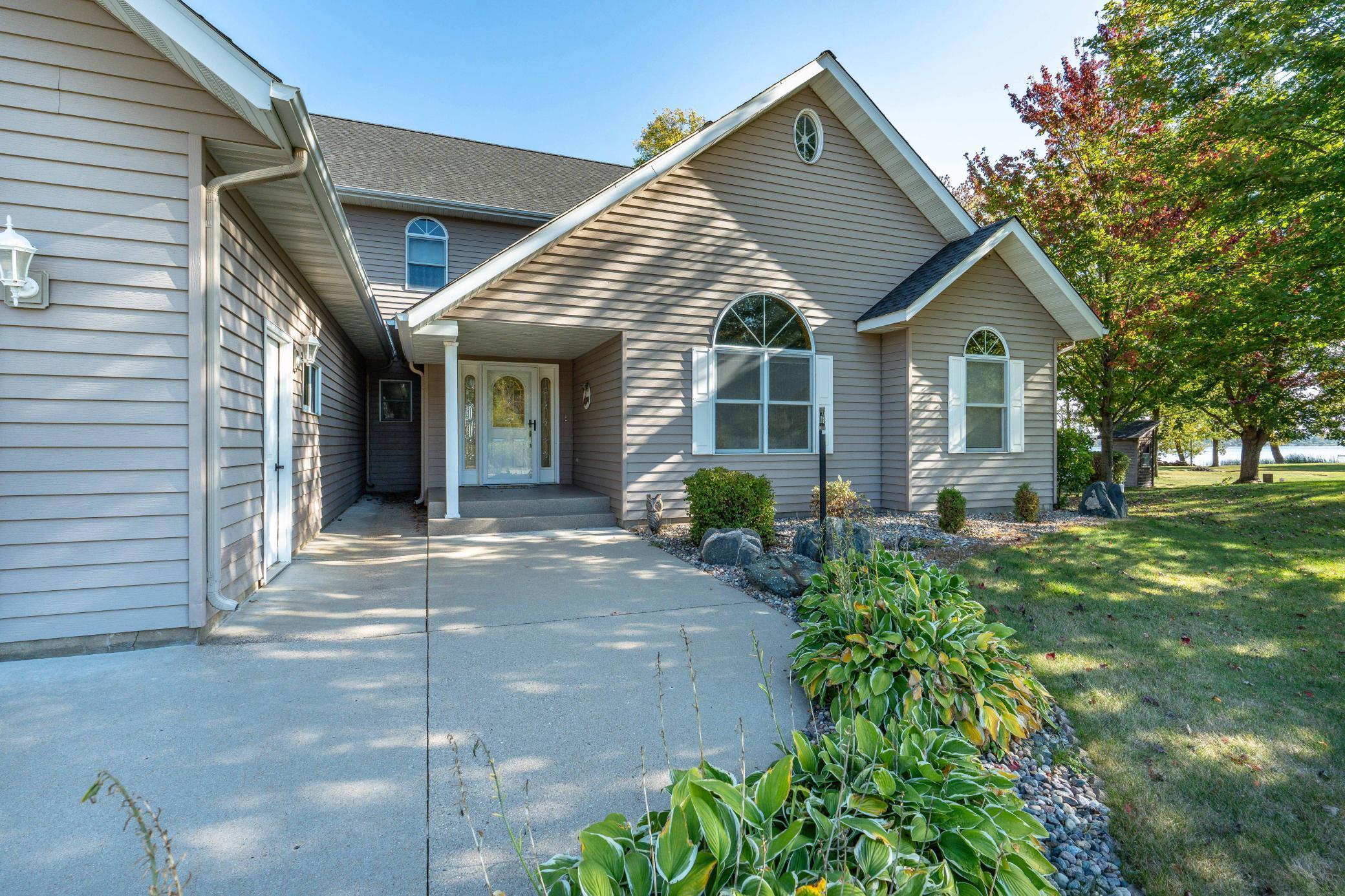2001 single family home for sale at 42221 Ukkelberg Drive in Clitherall, MN — 6 bed, 4 bath (photo 6 of 107)