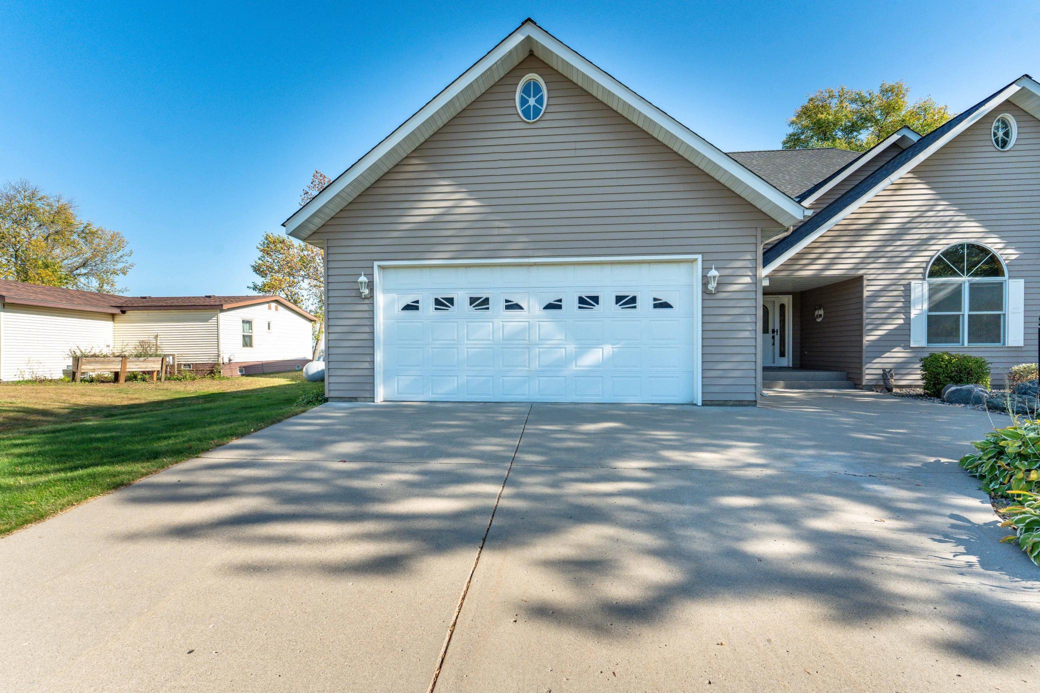 2001 single family home for sale at 42221 Ukkelberg Drive in Clitherall, MN — 6 bed, 4 bath (photo 7 of 107)