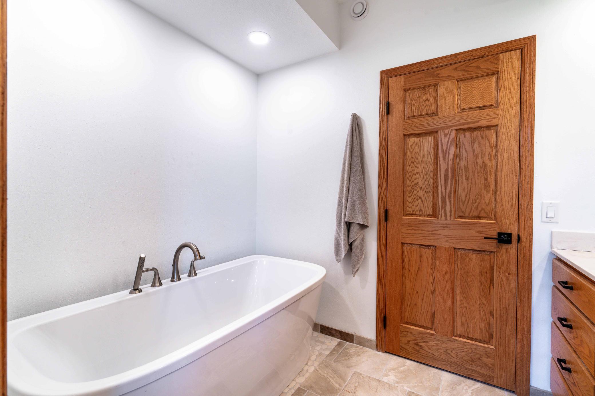 2001 single family home for sale at 42221 Ukkelberg Drive in Clitherall, MN — 6 bed, 4 bath (photo 63 of 107)