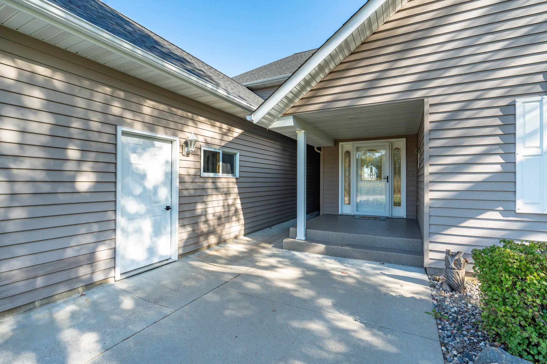 2001 single family home for sale at 42221 Ukkelberg Drive in Clitherall, MN — 6 bed, 4 bath (photo 8 of 107)