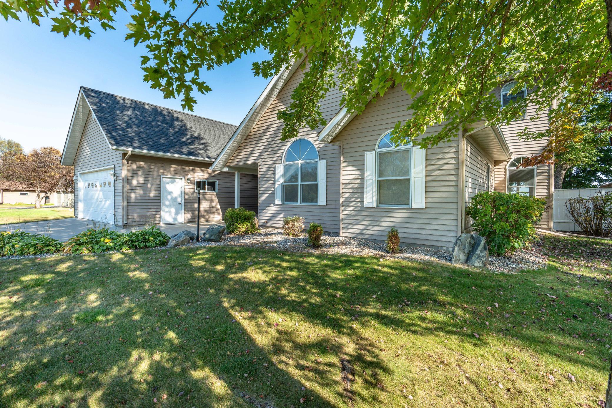 2001 single family home for sale at 42221 Ukkelberg Drive in Clitherall, MN — 6 bed, 4 bath (photo 10 of 107)