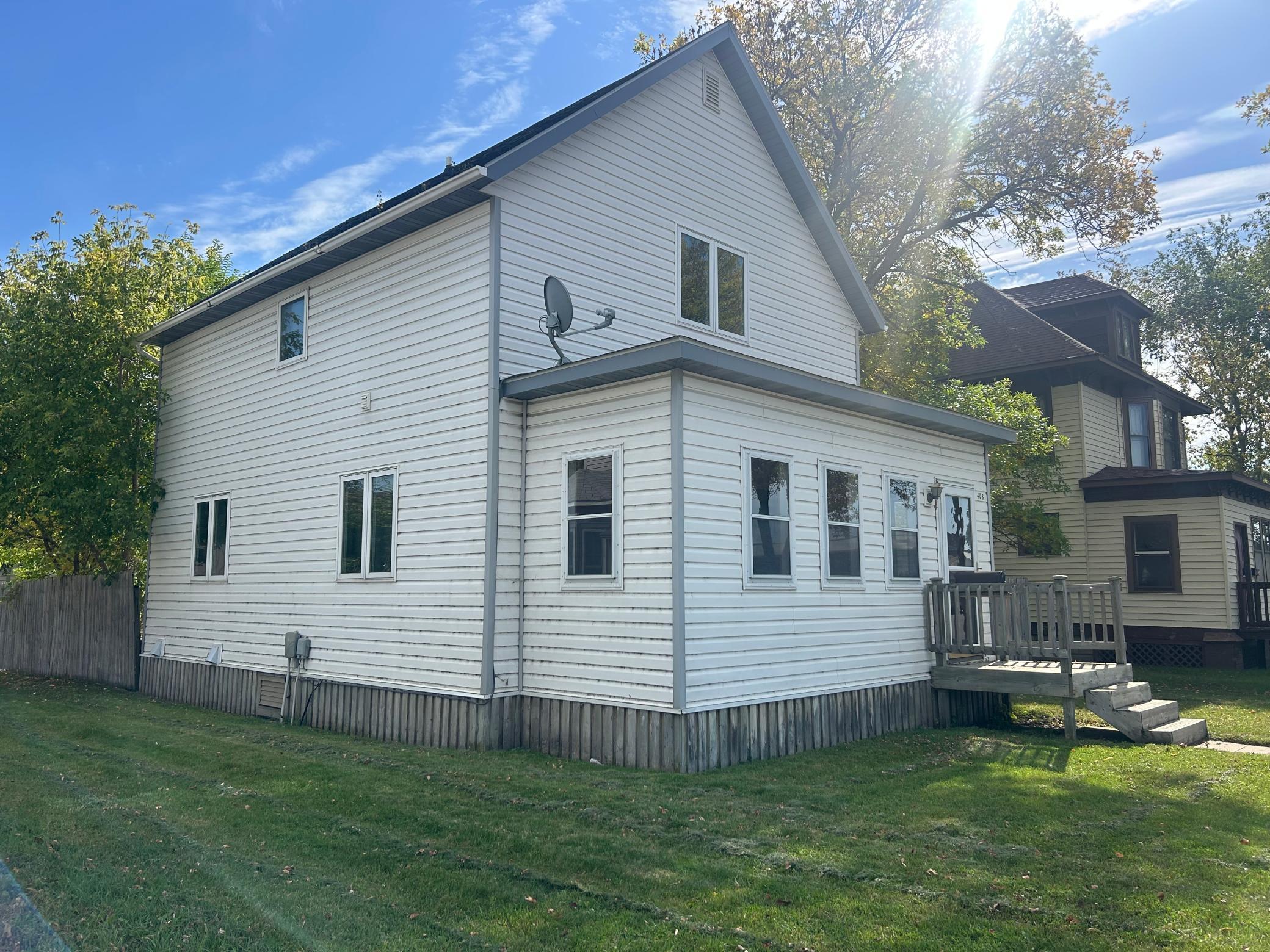 1900 single family home for sale at 408 Main Avenue N in Thief River Falls, MN — 2 bed, 2 bath (photo 2 of 54)