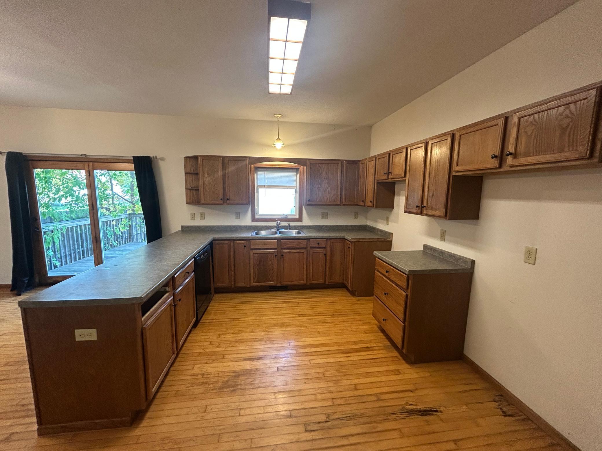 1900 single family home for sale at 408 Main Avenue N in Thief River Falls, MN — 2 bed, 2 bath (photo 18 of 54)