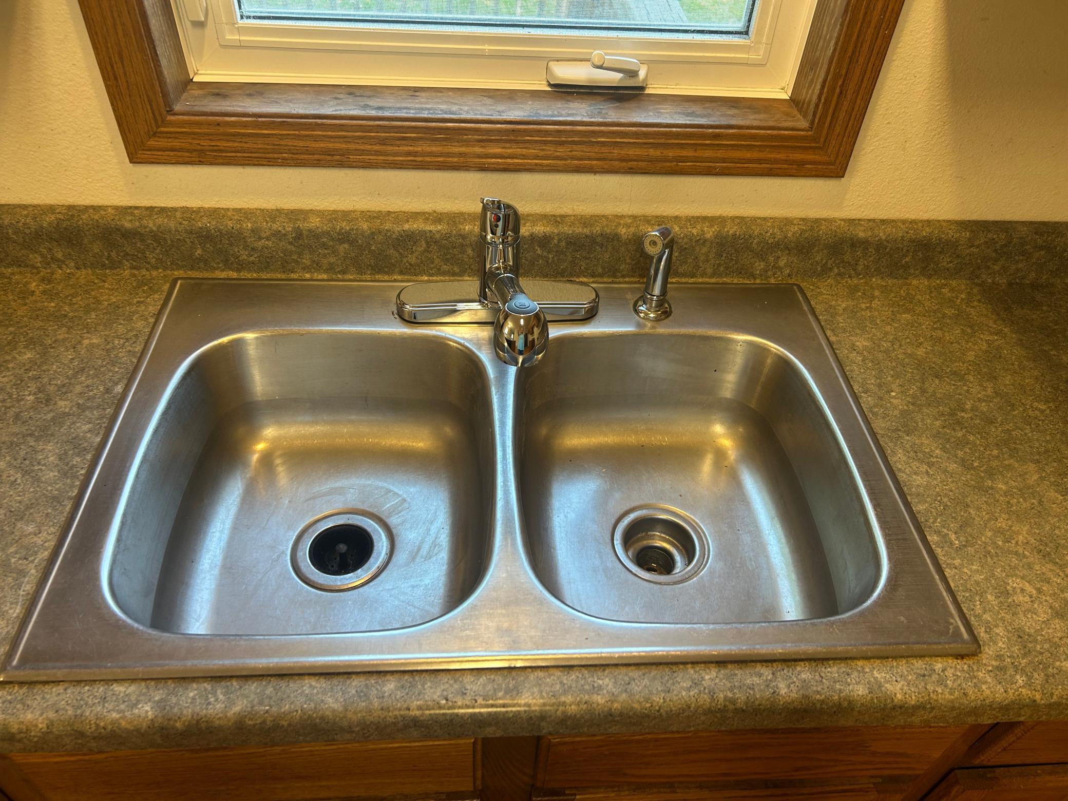1900 single family home for sale at 408 Main Avenue N in Thief River Falls, MN — 2 bed, 2 bath (photo 21 of 54)