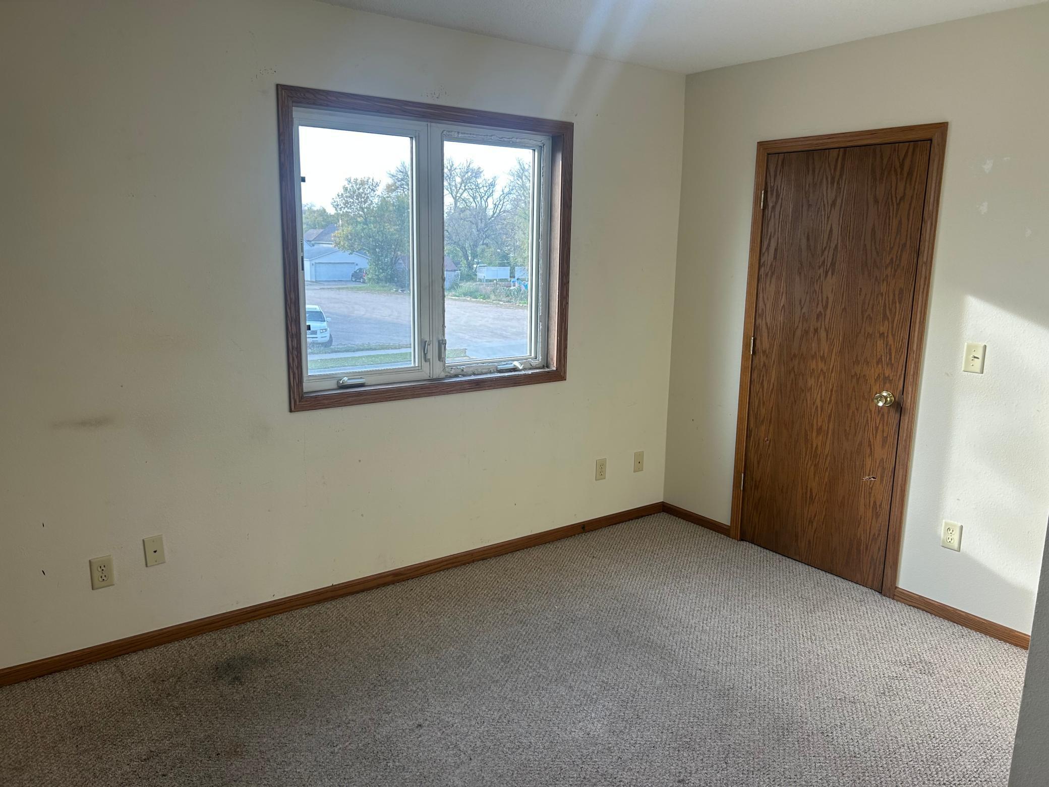 1900 single family home for sale at 408 Main Avenue N in Thief River Falls, MN — 2 bed, 2 bath (photo 27 of 54)