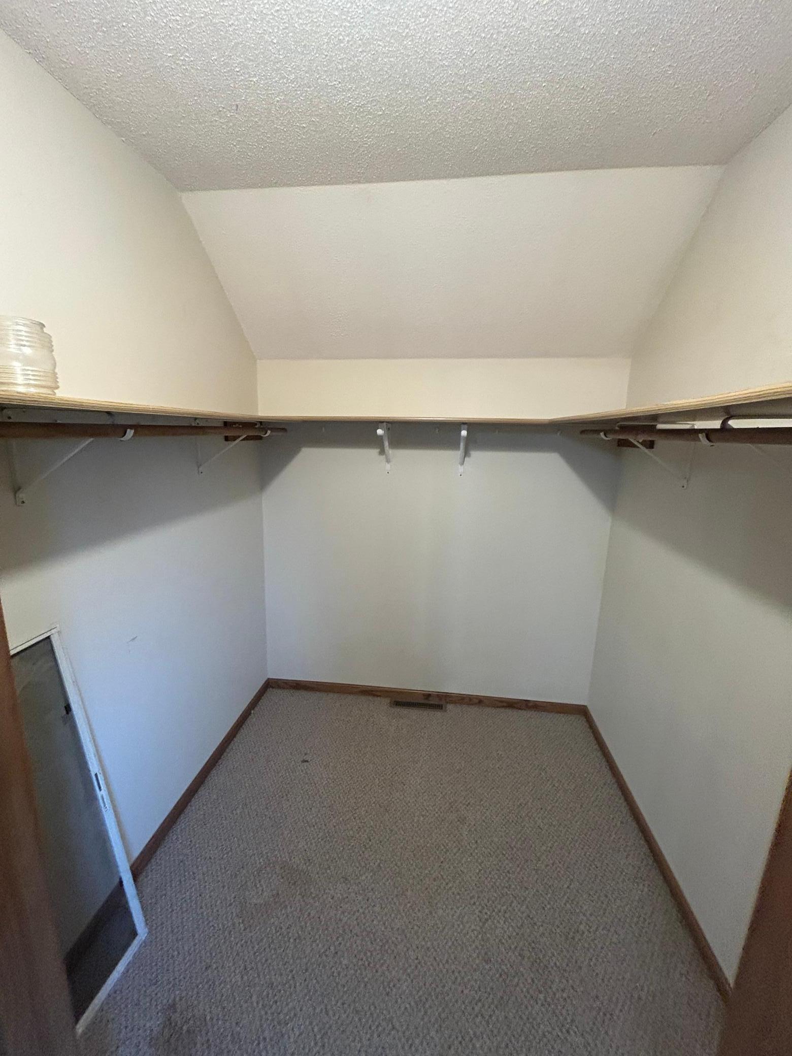 1900 single family home for sale at 408 Main Avenue N in Thief River Falls, MN — 2 bed, 2 bath (photo 30 of 54)