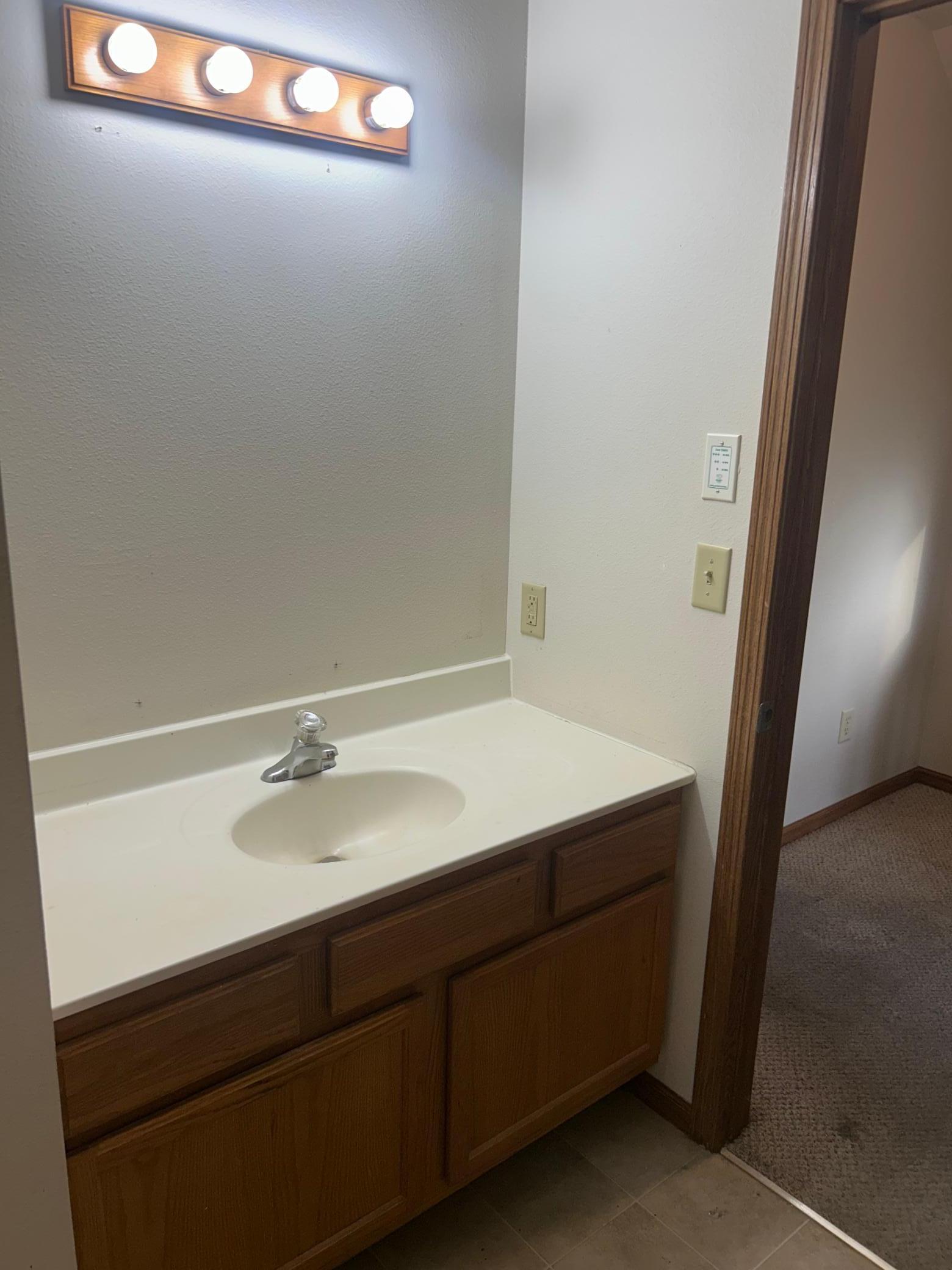 1900 single family home for sale at 408 Main Avenue N in Thief River Falls, MN — 2 bed, 2 bath (photo 37 of 54)