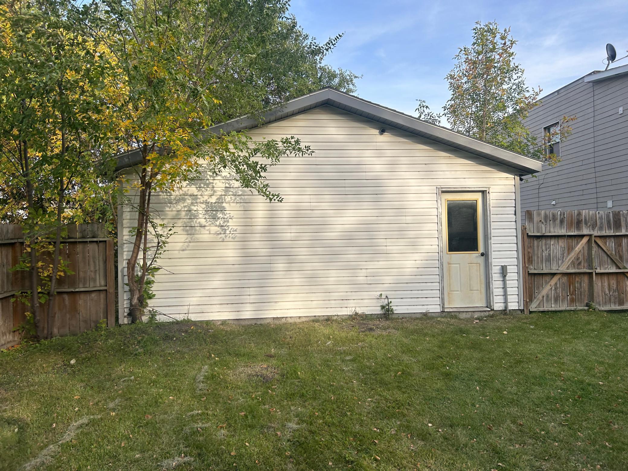 1900 single family home for sale at 408 Main Avenue N in Thief River Falls, MN — 2 bed, 2 bath (photo 47 of 54)
