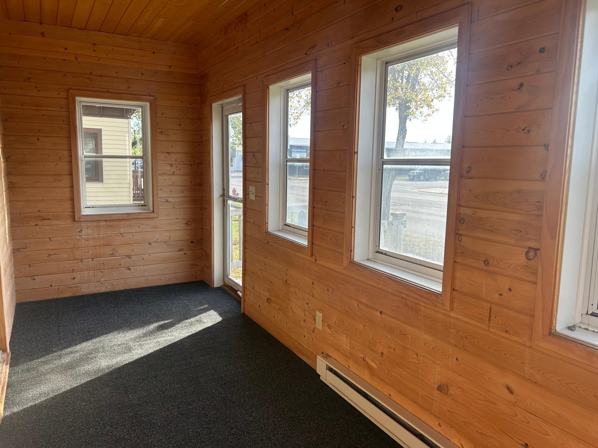 1900 single family home for sale at 408 Main Avenue N in Thief River Falls, MN — 2 bed, 2 bath (photo 6 of 54)