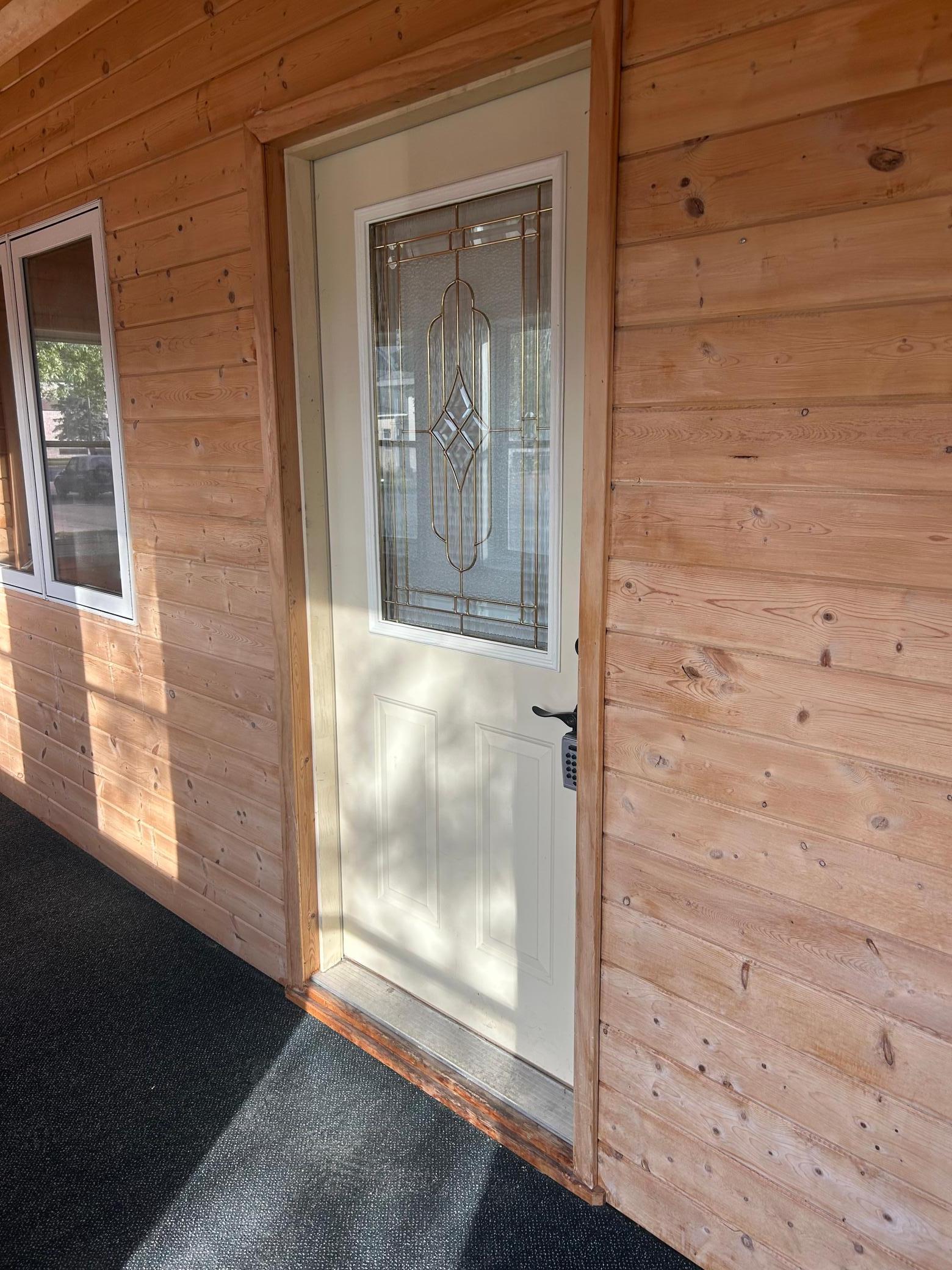 1900 single family home for sale at 408 Main Avenue N in Thief River Falls, MN — 2 bed, 2 bath (photo 7 of 54)