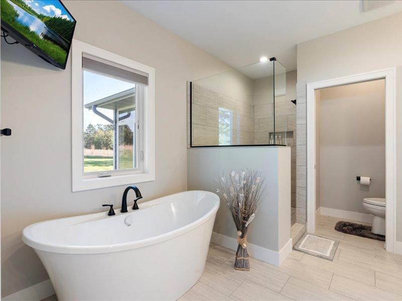 2021 single family home for sale at 11364 Legacy Drive in East Gull Lake, MN — 3 bed, 2 bath (photo 22 of 40)