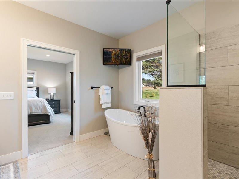2021 single family home for sale at 11364 Legacy Drive in East Gull Lake, MN — 3 bed, 2 bath (photo 25 of 40)