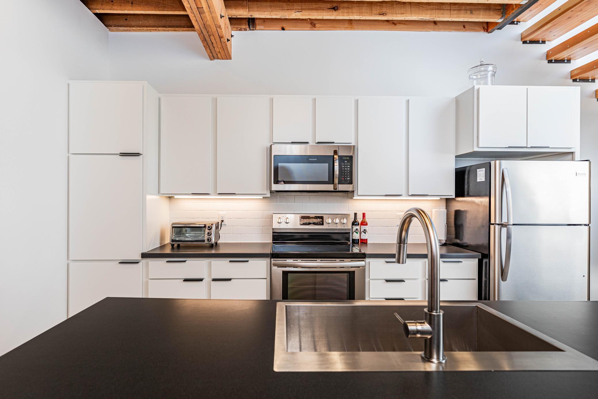 1911 condo for sale at 117 Broadway N, Unit 211 in Fargo, ND — 1 bed, 2 bath (photo 16 of 54)