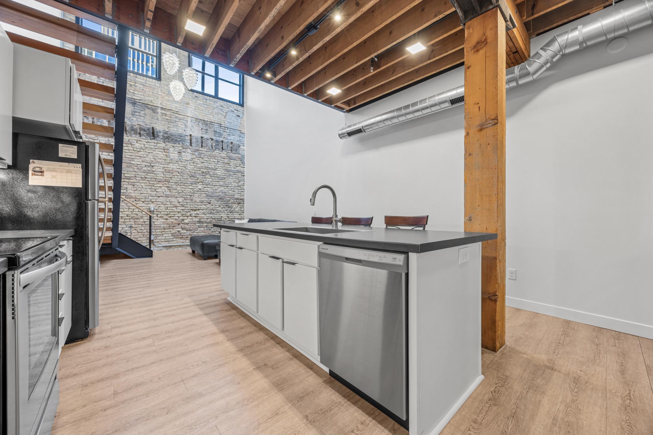 1911 condo for sale at 117 Broadway N, Unit 211 in Fargo, ND — 1 bed, 2 bath (photo 18 of 54)
