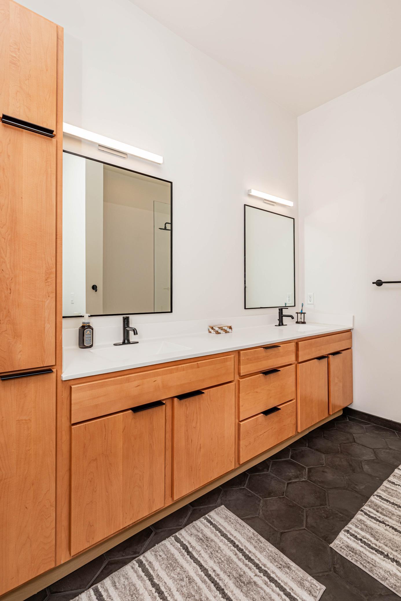 1911 condo for sale at 117 Broadway N, Unit 211 in Fargo, ND — 1 bed, 2 bath (photo 39 of 54)