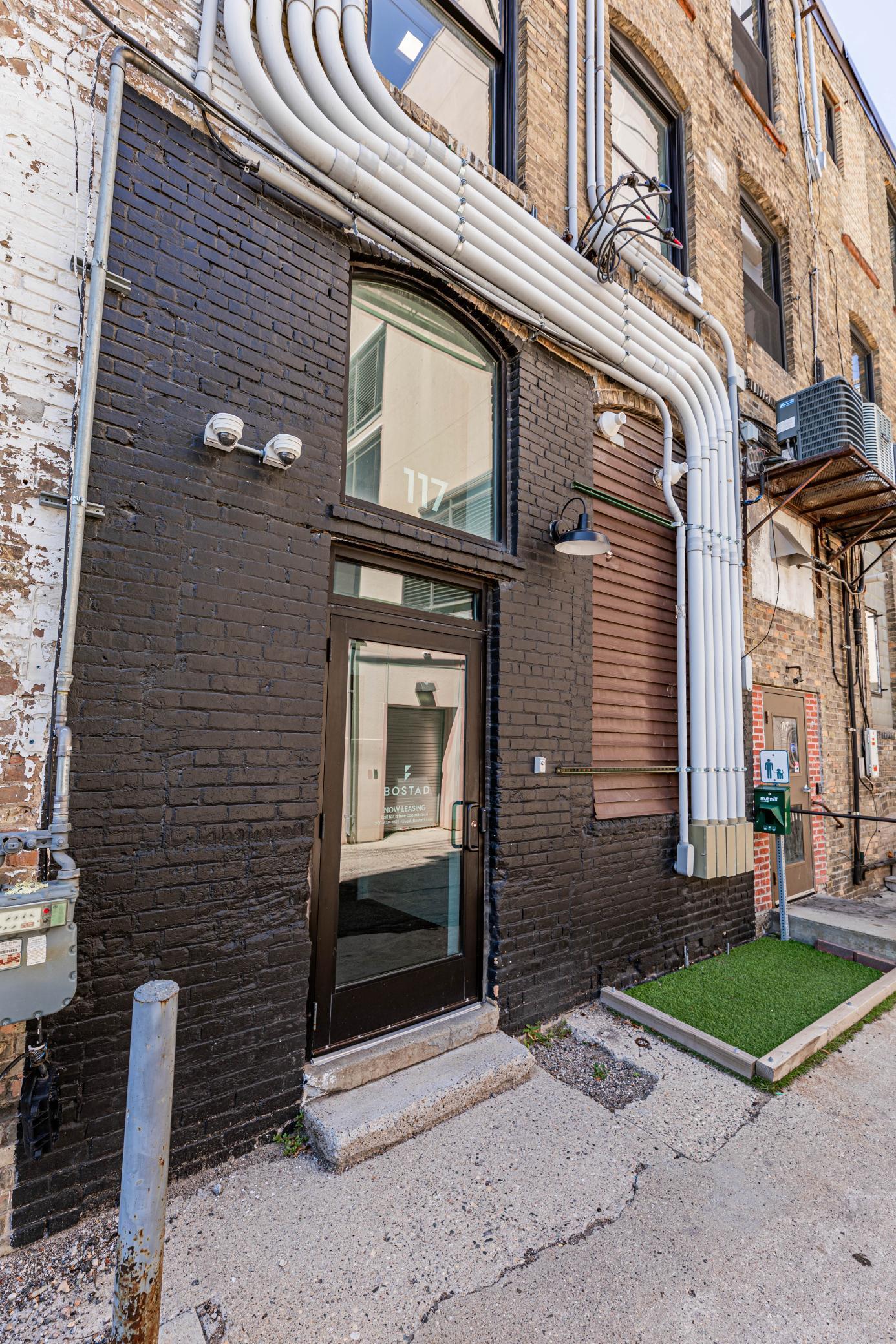 1911 condo for sale at 117 Broadway N, Unit 211 in Fargo, ND — 1 bed, 2 bath (photo 43 of 54)