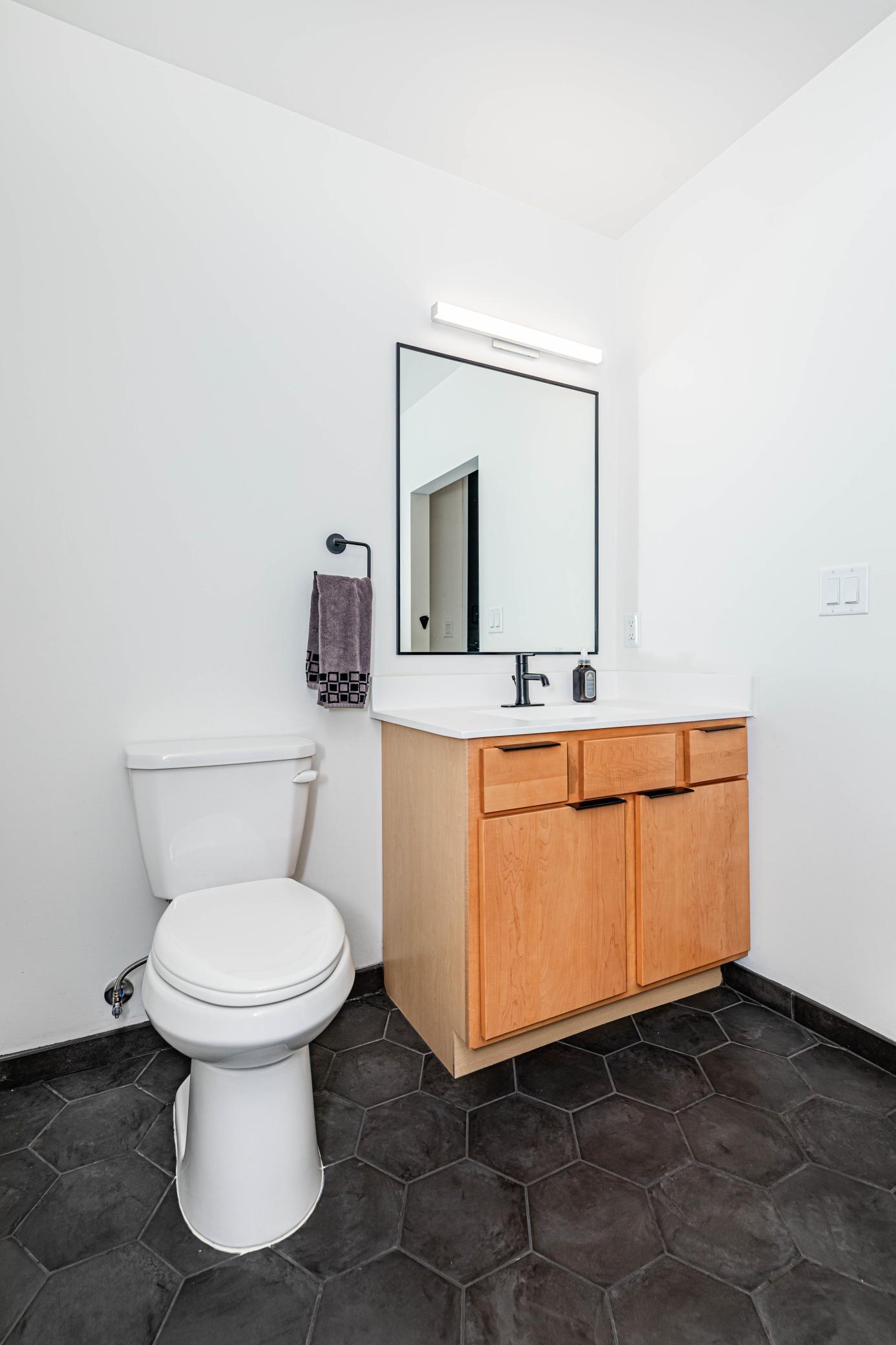 1911 condo for sale at 117 Broadway N, Unit 211 in Fargo, ND — 1 bed, 2 bath (photo 10 of 54)