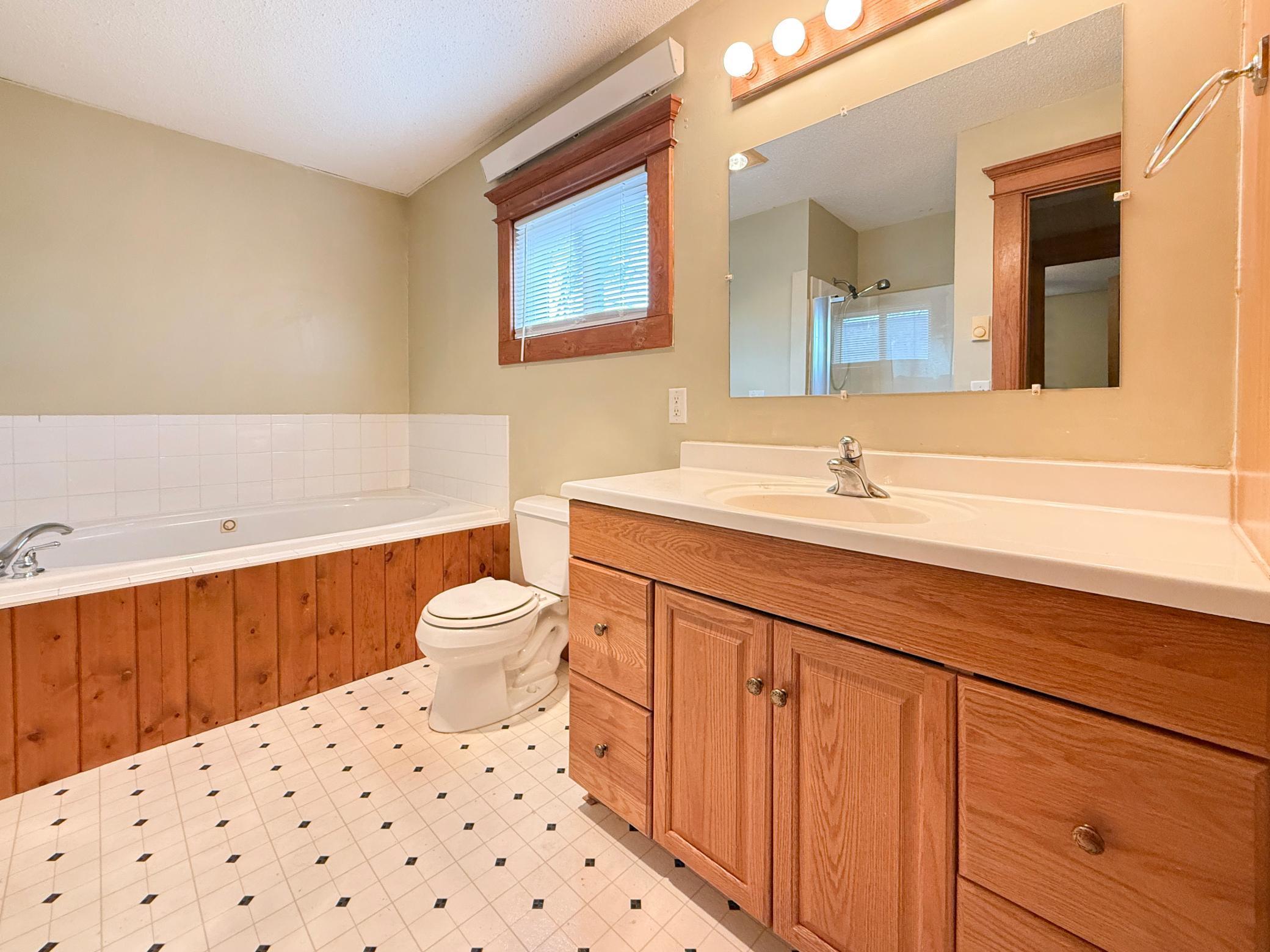 1910 single family home for sale at 522 9th Street NW in Bemidji, MN — 3 bed, 2 bath (photo 12 of 16)