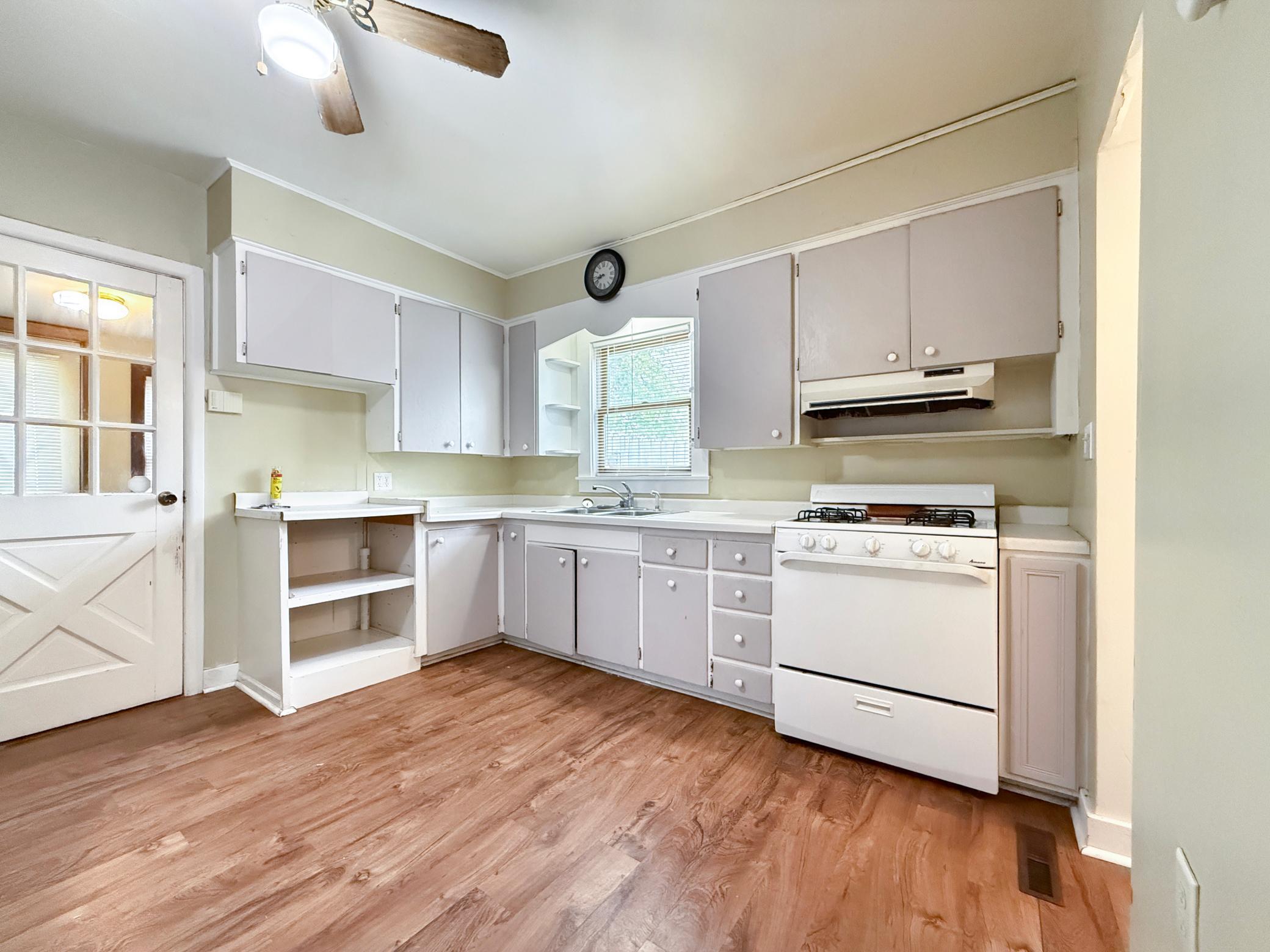 1910 single family home for sale at 522 9th Street NW in Bemidji, MN — 3 bed, 2 bath (photo 4 of 16)