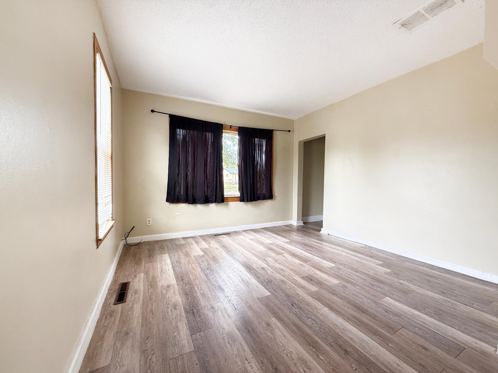1910 single family home for sale at 522 9th Street NW in Bemidji, MN — 3 bed, 2 bath (photo 8 of 16)