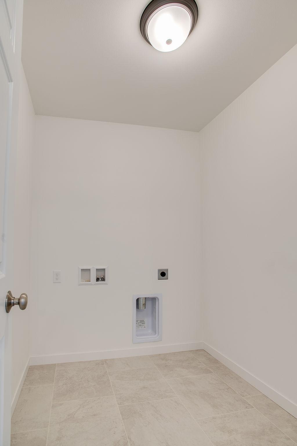 2025 single family home for sale at 2304 37 Avenue S in Moorhead, MN — 3 bed, 3 bath (photo 21 of 23)