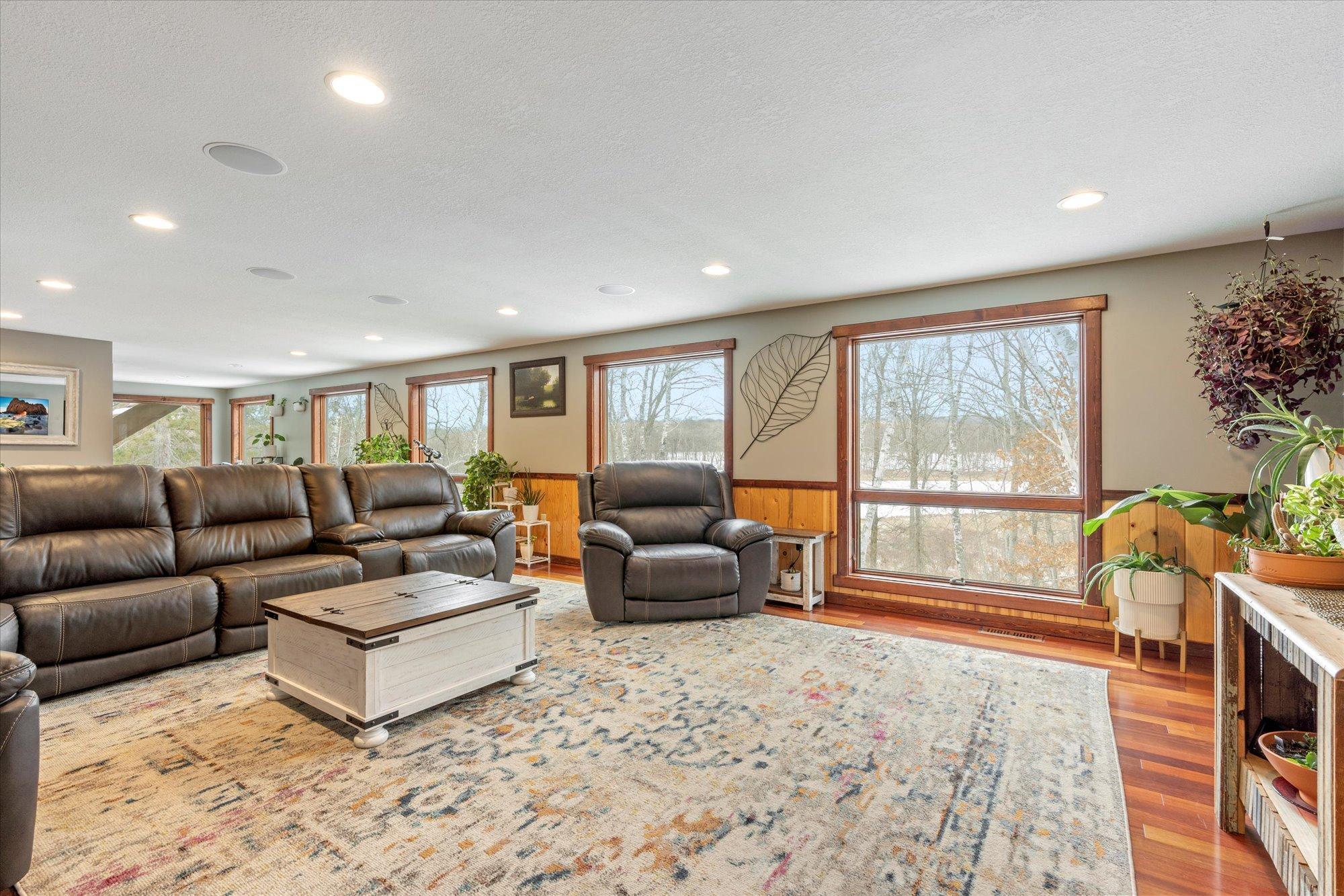 2002 single family home for sale at 10422 Ossawinnamakee Road in Pequot Lakes, MN — 3 bed, 5 bath (photo 16 of 66)
