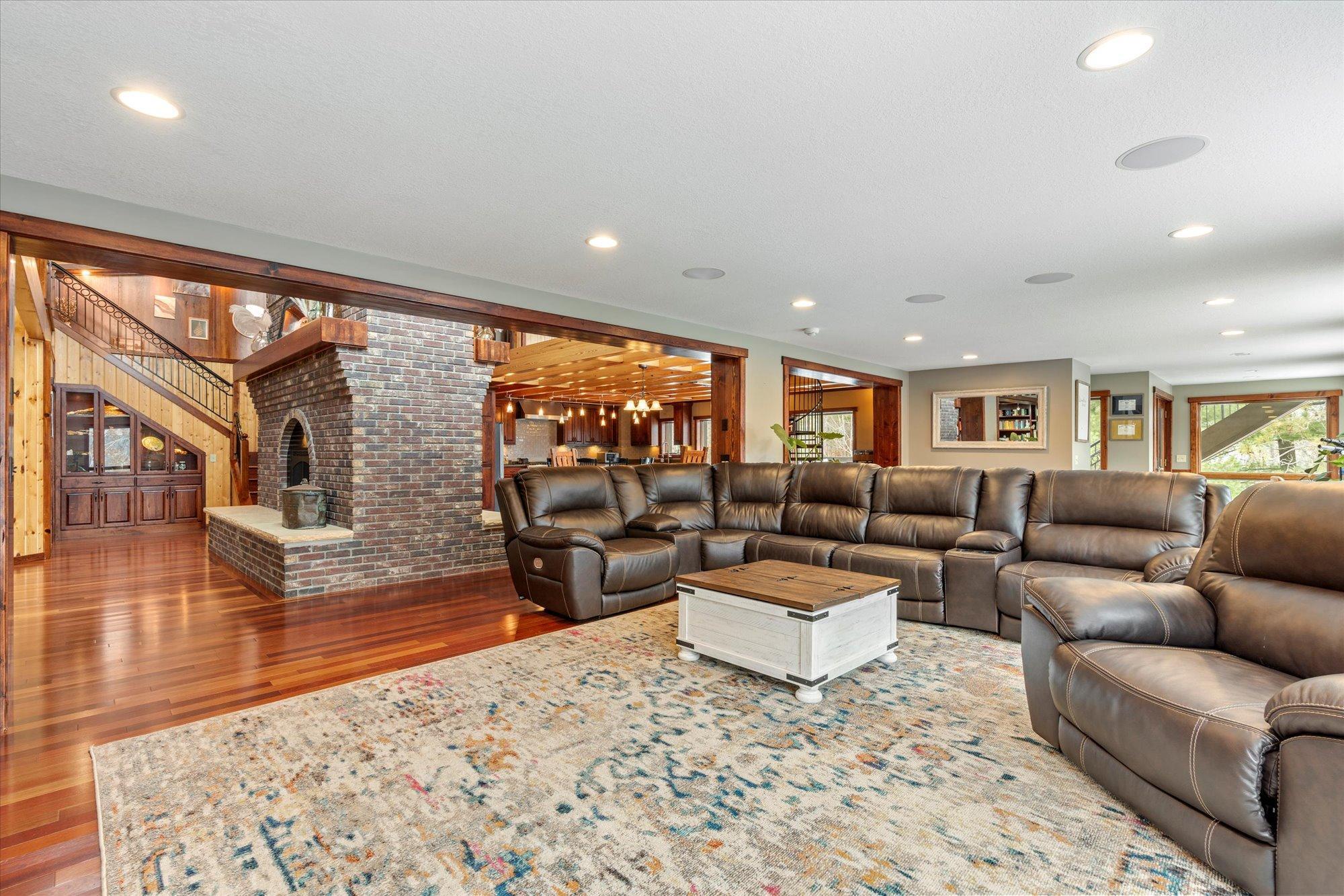 2002 single family home for sale at 10422 Ossawinnamakee Road in Pequot Lakes, MN — 3 bed, 5 bath (photo 17 of 66)