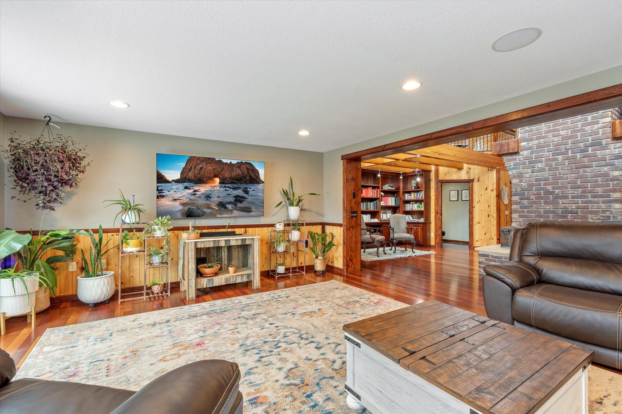 2002 single family home for sale at 10422 Ossawinnamakee Road in Pequot Lakes, MN — 3 bed, 5 bath (photo 18 of 66)