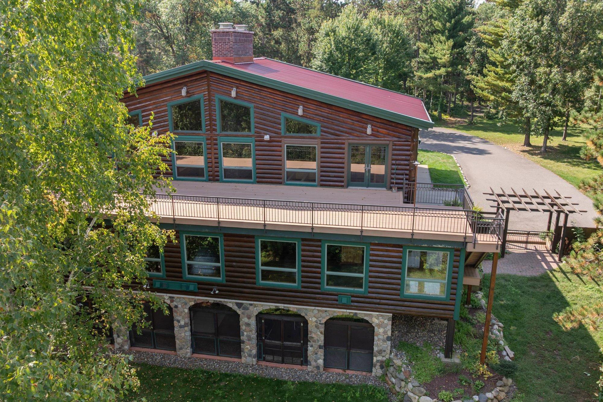 2002 single family home for sale at 10422 Ossawinnamakee Road in Pequot Lakes, MN — 3 bed, 5 bath (photo 3 of 66)