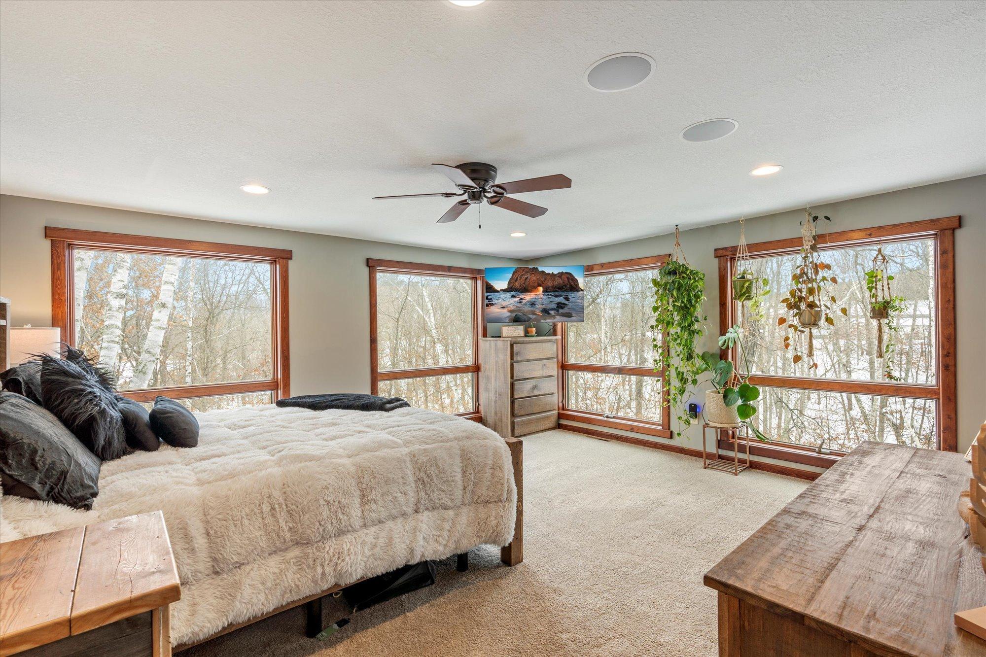 2002 single family home for sale at 10422 Ossawinnamakee Road in Pequot Lakes, MN — 3 bed, 5 bath (photo 21 of 66)