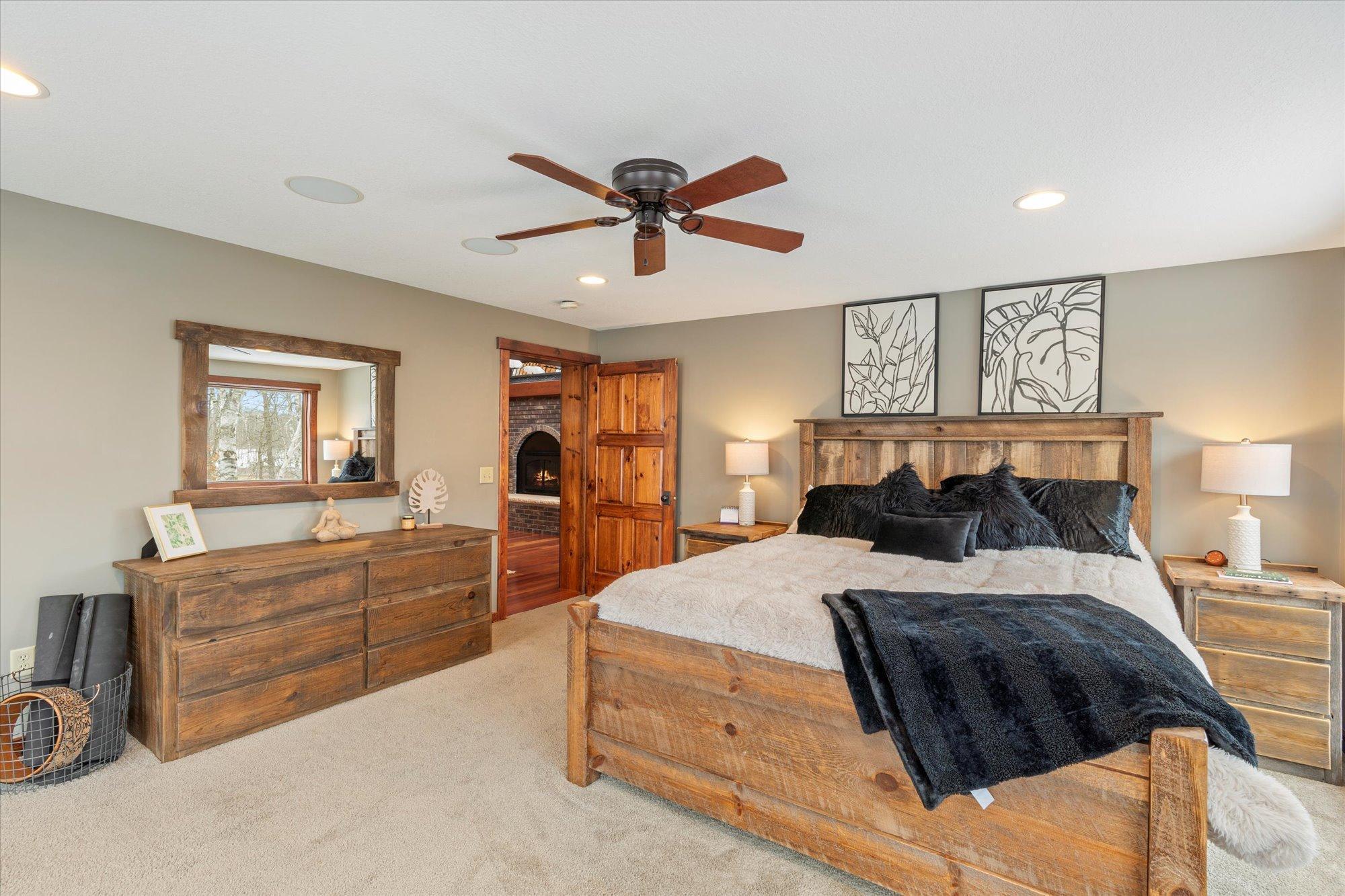 2002 single family home for sale at 10422 Ossawinnamakee Road in Pequot Lakes, MN — 3 bed, 5 bath (photo 22 of 66)