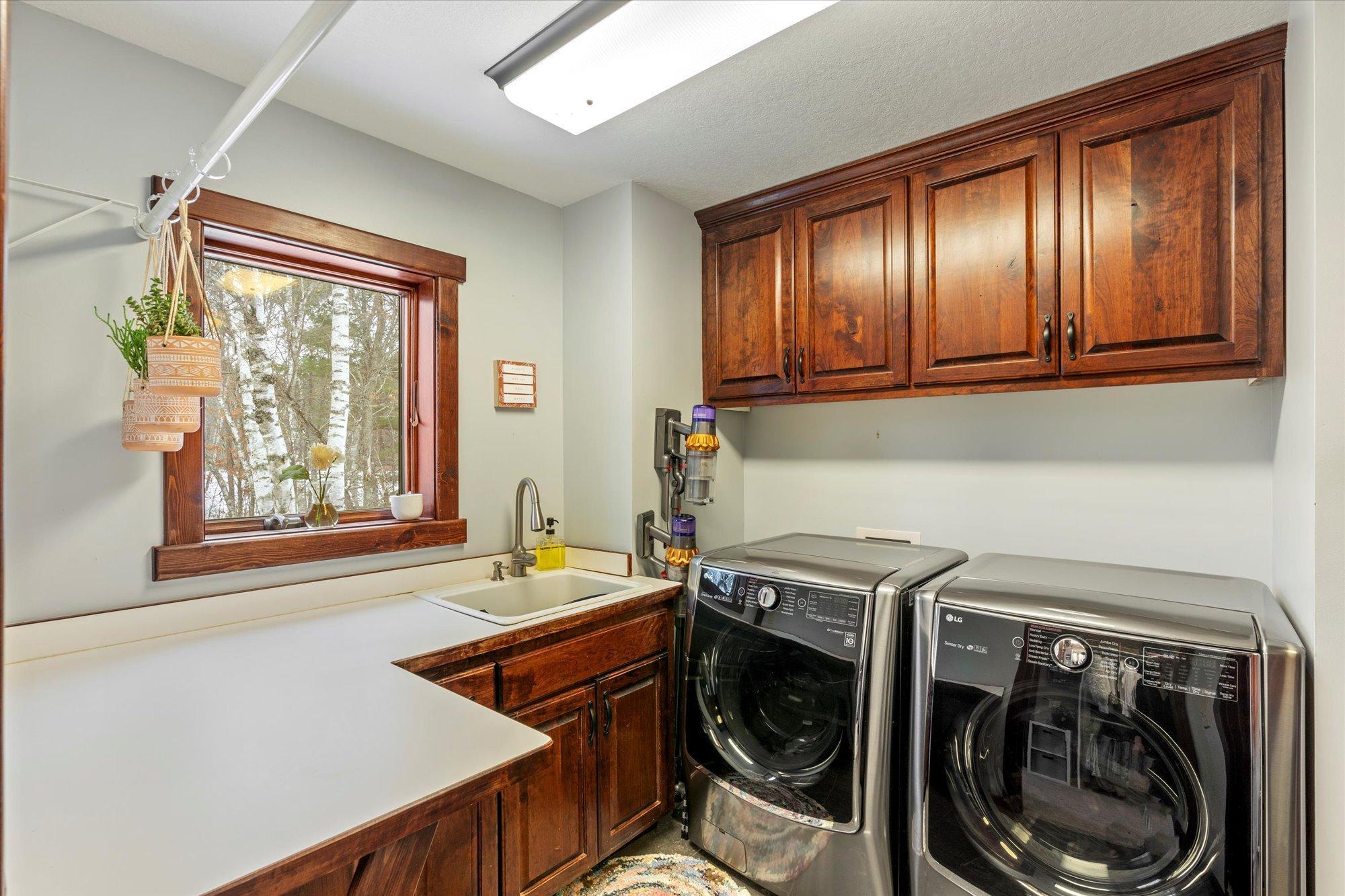 2002 single family home for sale at 10422 Ossawinnamakee Road in Pequot Lakes, MN — 3 bed, 5 bath (photo 26 of 66)