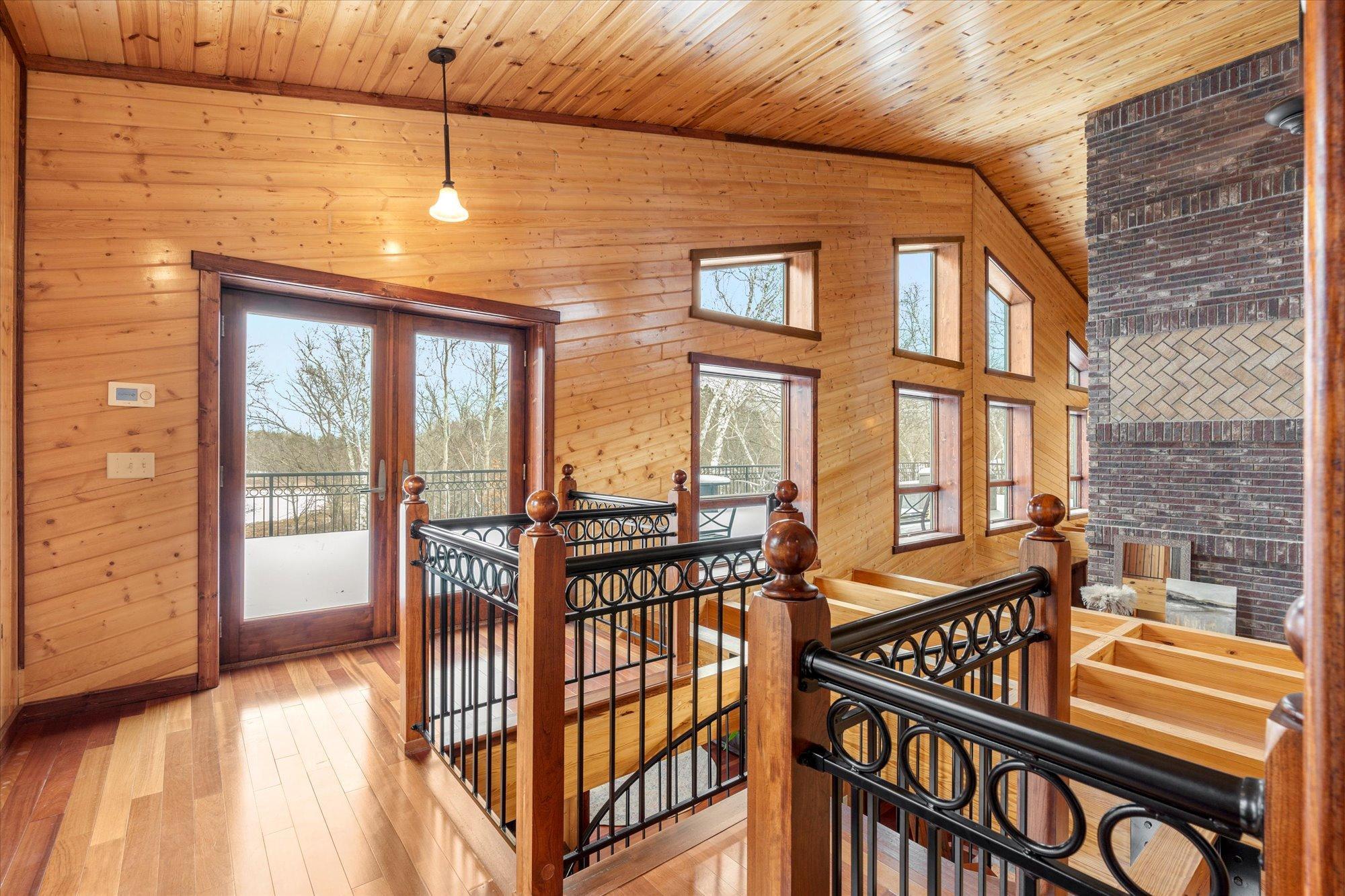 2002 single family home for sale at 10422 Ossawinnamakee Road in Pequot Lakes, MN — 3 bed, 5 bath (photo 32 of 66)