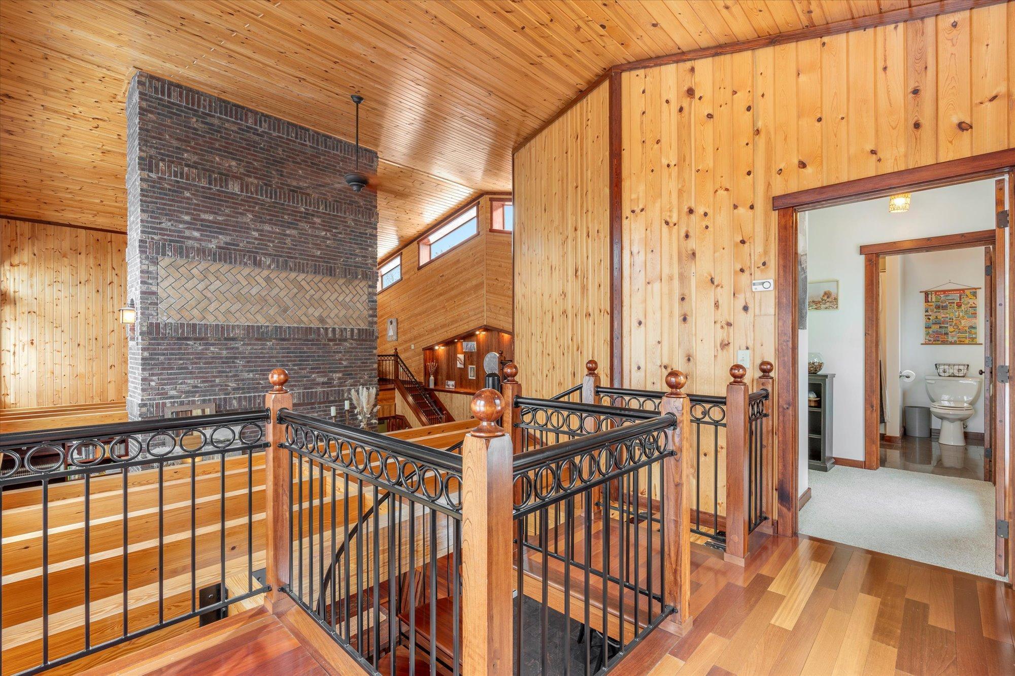2002 single family home for sale at 10422 Ossawinnamakee Road in Pequot Lakes, MN — 3 bed, 5 bath (photo 33 of 66)
