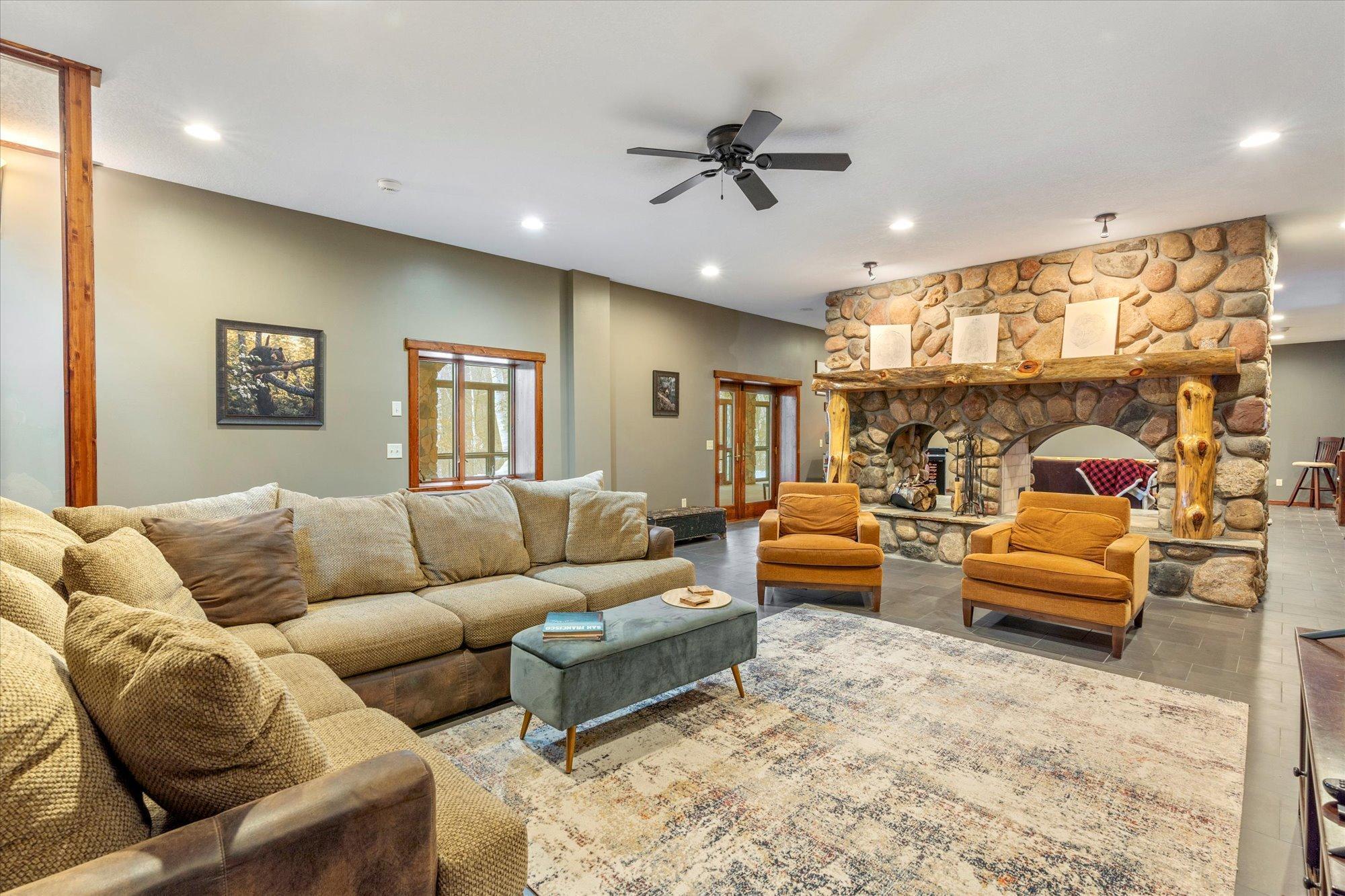 2002 single family home for sale at 10422 Ossawinnamakee Road in Pequot Lakes, MN — 3 bed, 5 bath (photo 43 of 66)