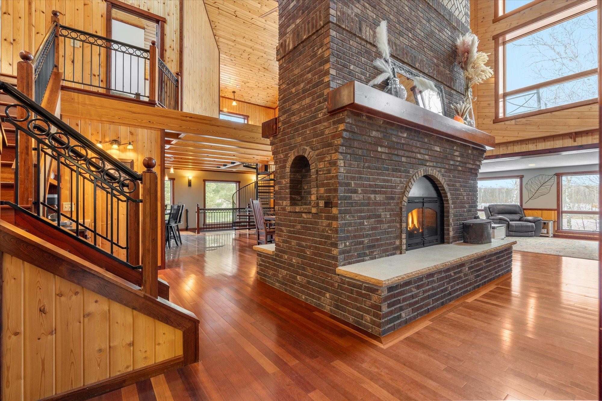2002 single family home for sale at 10422 Ossawinnamakee Road in Pequot Lakes, MN — 3 bed, 5 bath (photo 6 of 66)